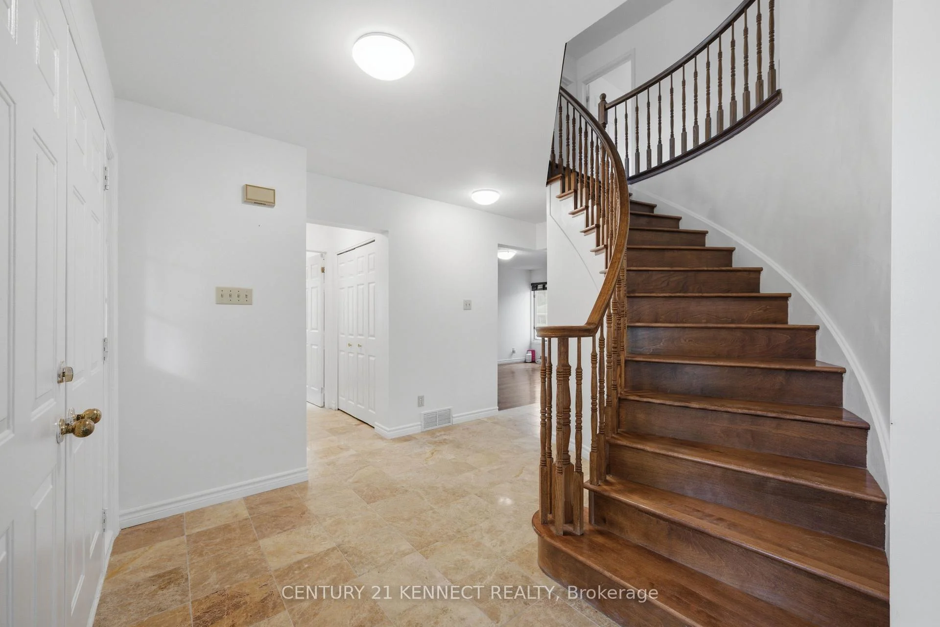 Photo 10 of 848 Fairlawn Avenue, Ottawa, McKellar Heights/Glabar Park — HOMEH