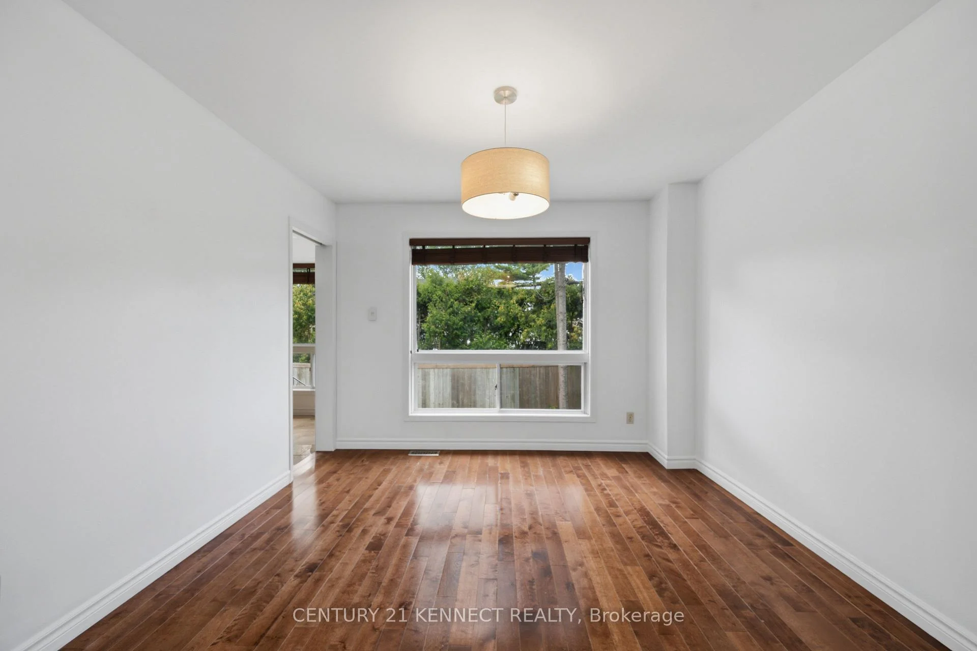 Photo 16 of 848 Fairlawn Avenue, Ottawa, McKellar Heights/Glabar Park — HOMEH