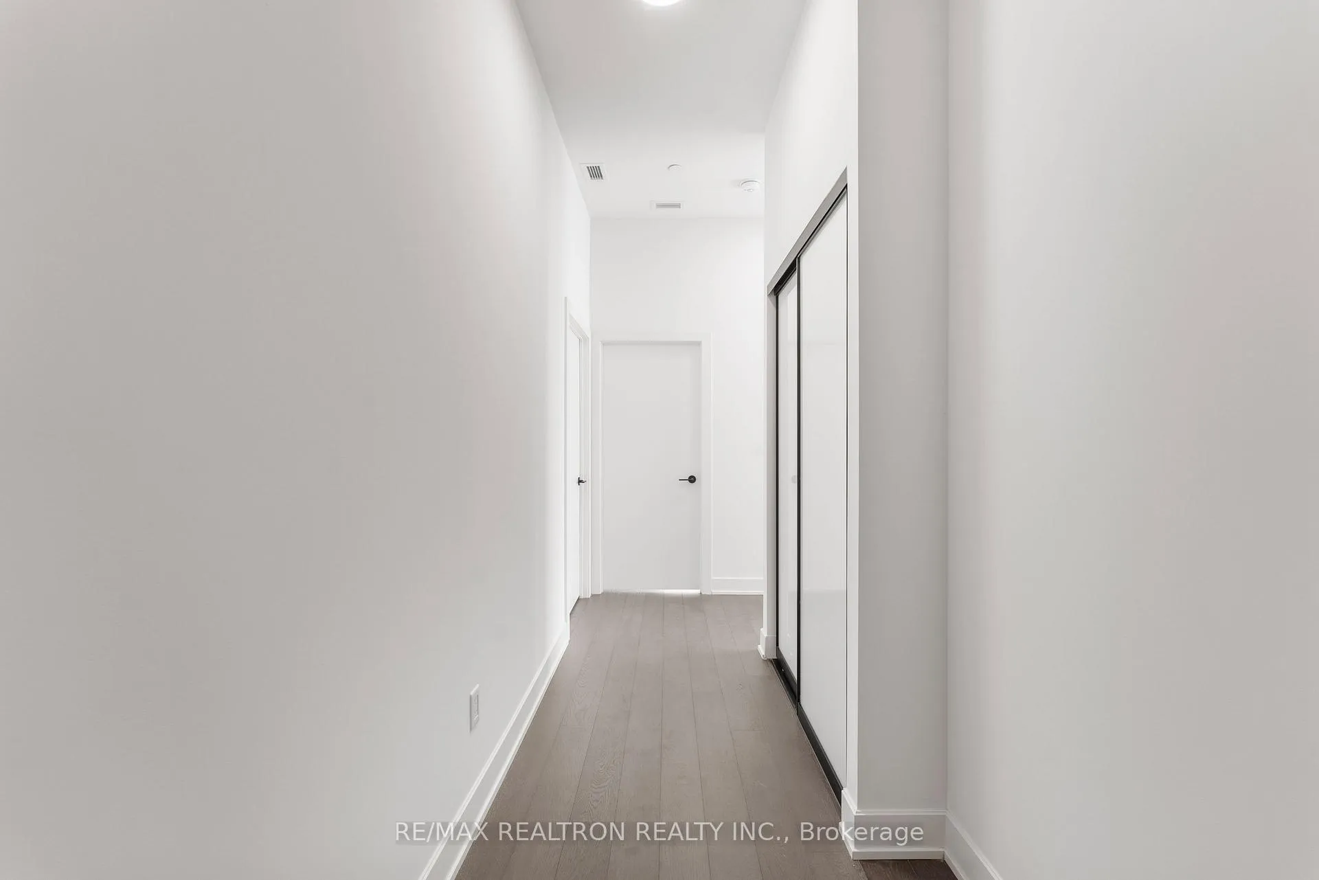 Photo 4 of Unit 4106, 15 Mercer Street, Toronto, Waterfront Communities — HOMEH