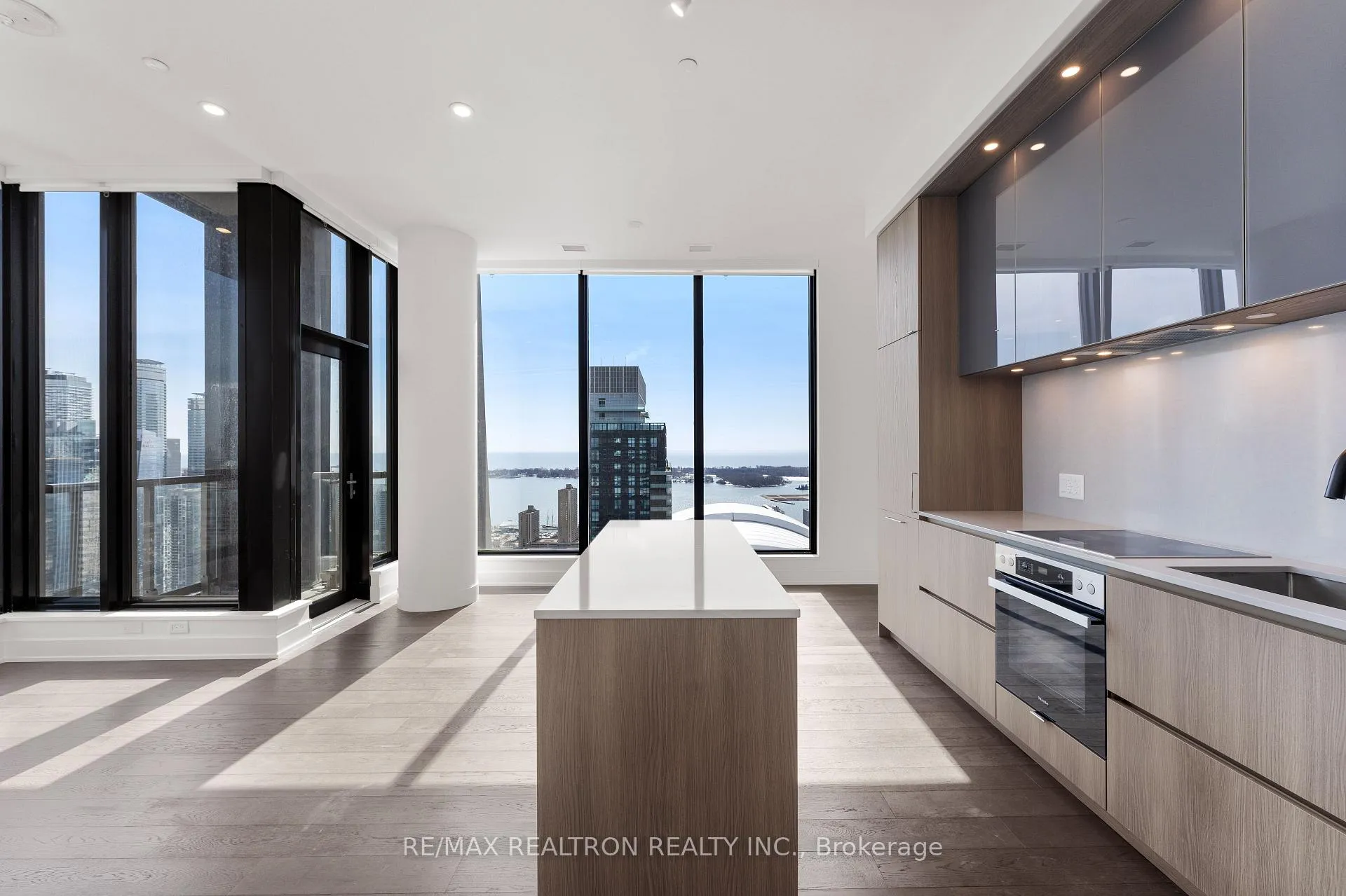 Photo 5 of Unit 4106, 15 Mercer Street, Toronto, Waterfront Communities — HOMEH