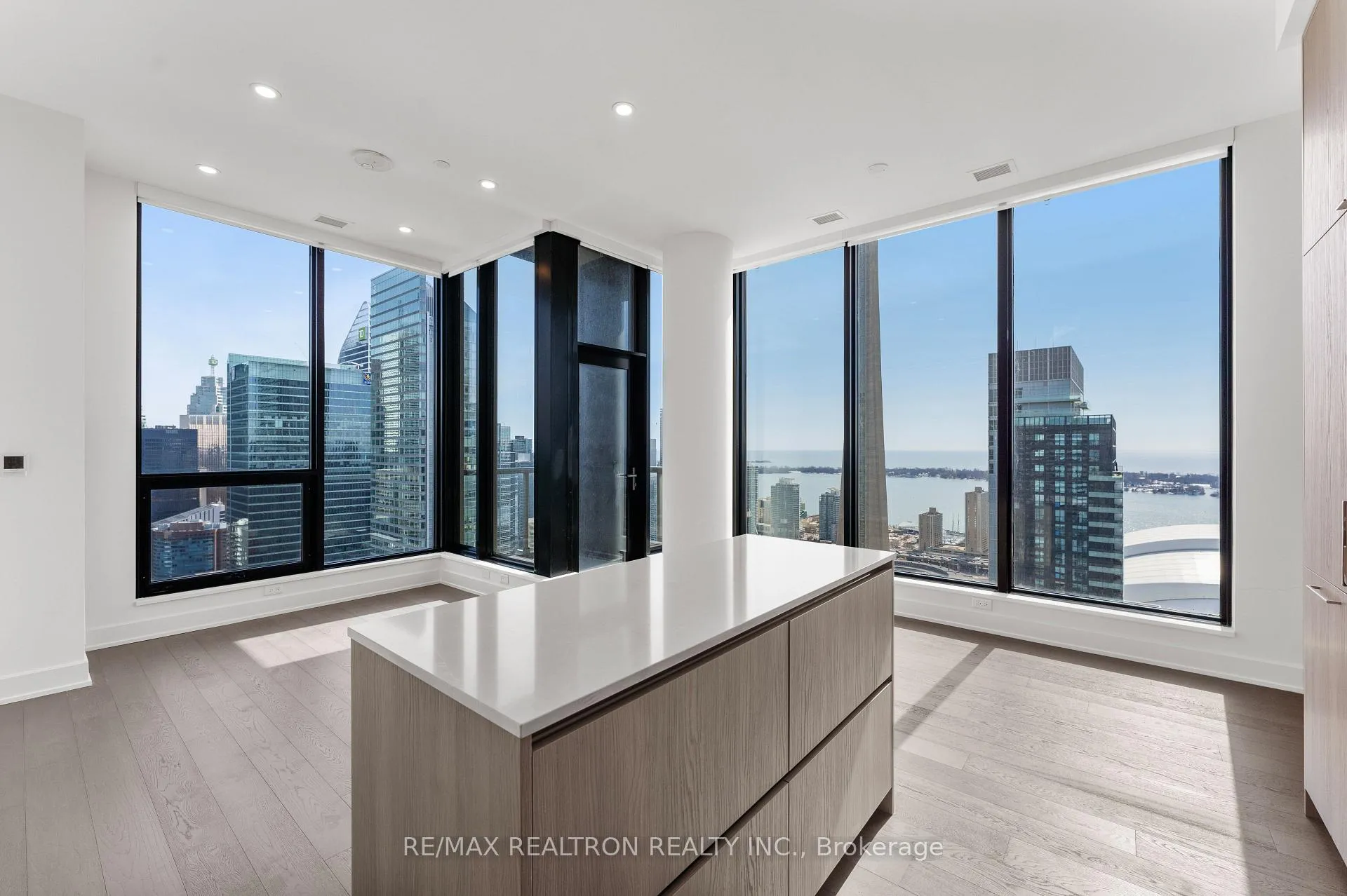 Photo 7 of Unit 4106, 15 Mercer Street, Toronto, Waterfront Communities — HOMEH