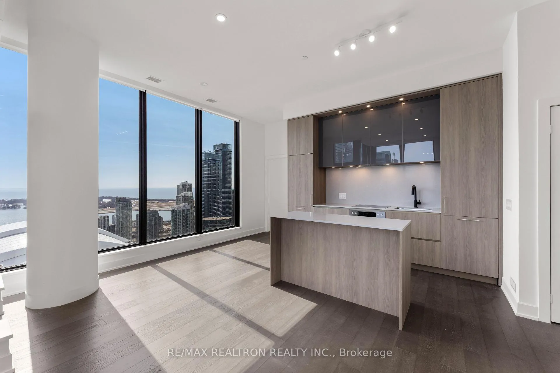 Photo 8 of Unit 4106, 15 Mercer Street, Toronto, Waterfront Communities — HOMEH