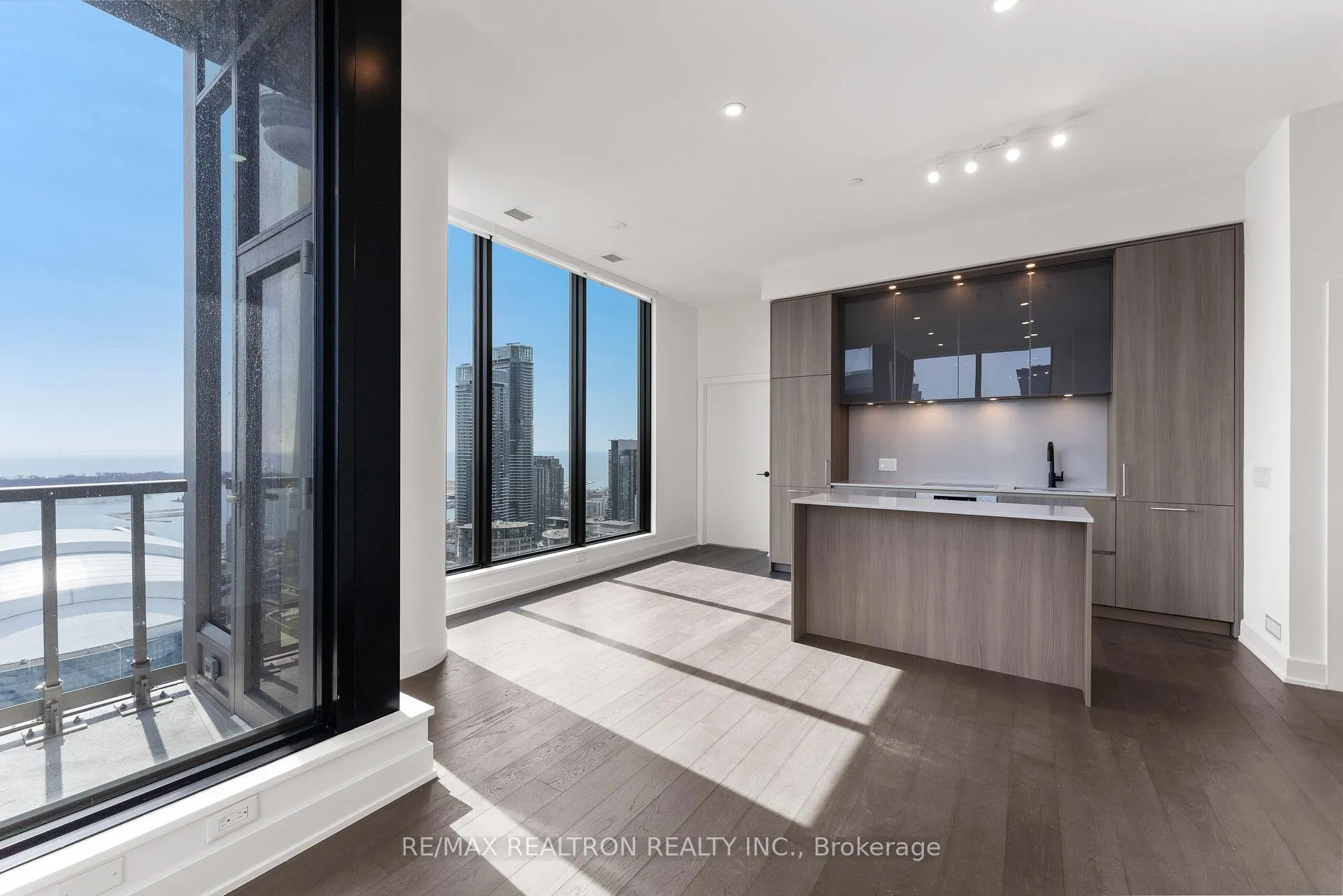 Photo 11 of Unit 4106, 15 Mercer Street, Toronto, Waterfront Communities — HOMEH