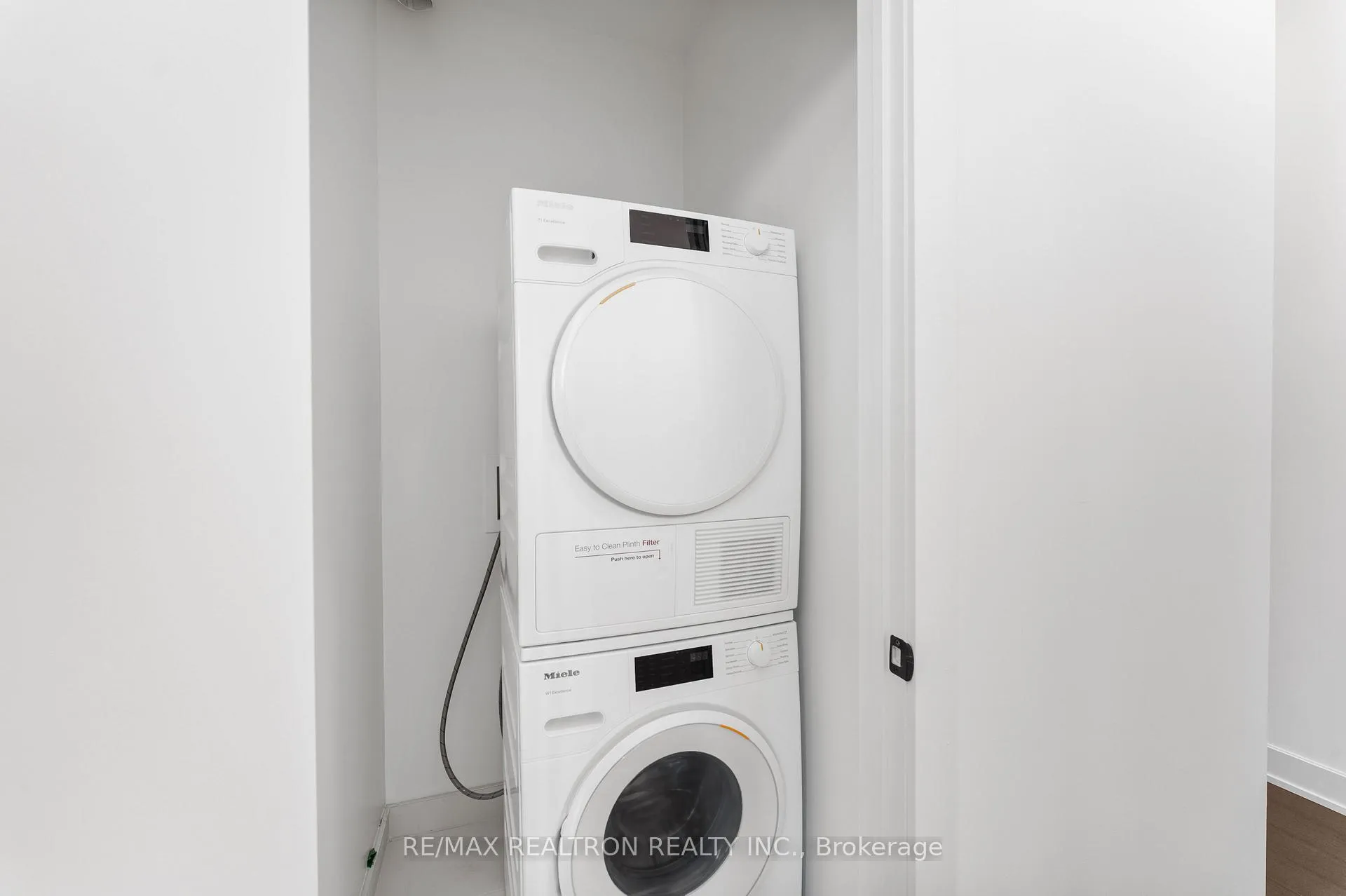 Photo 35 of Unit 4106, 15 Mercer Street, Toronto, Waterfront Communities — HOMEH