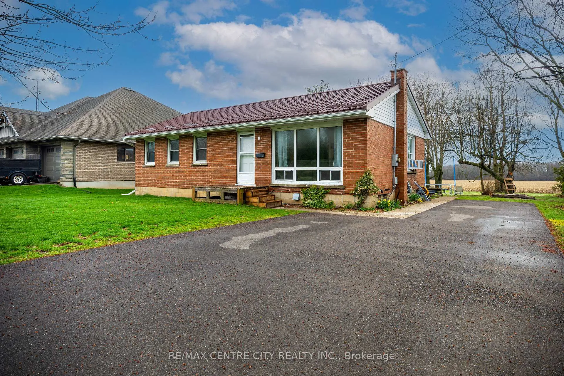 Photo 1 of 194 Centennial Avenue, Central Elgin, Rural Central Elgin — HOMEH