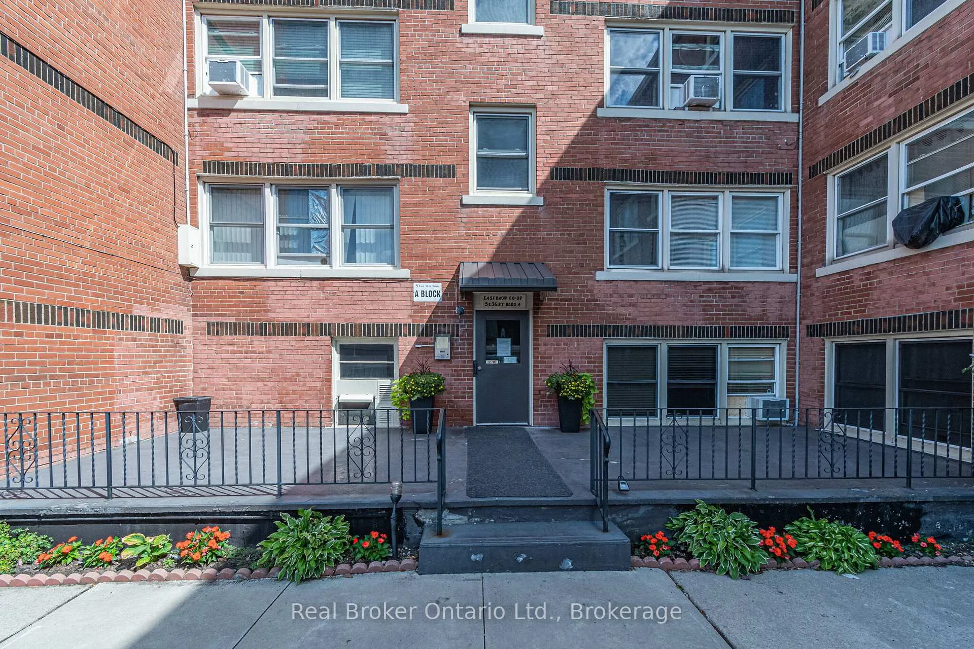 Photo 3 of Unit 3A, 5 East 36th Street, Hamilton, Raleigh — HOMEH