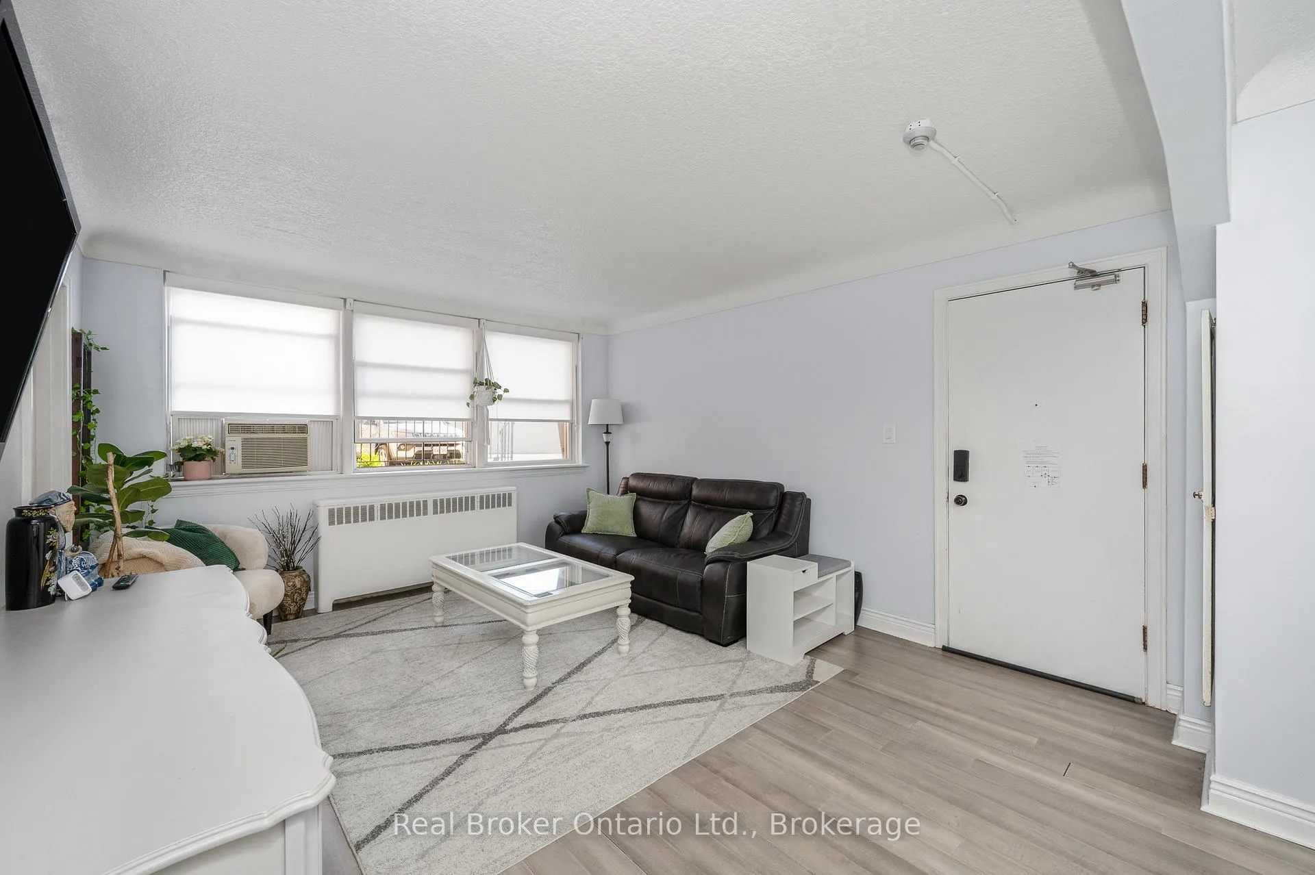 Photo 5 of Unit 3A, 5 East 36th Street, Hamilton, Raleigh — HOMEH