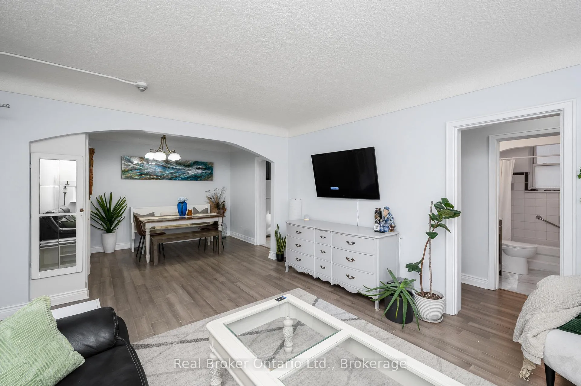 Photo 7 of Unit 3A, 5 East 36th Street, Hamilton, Raleigh — HOMEH