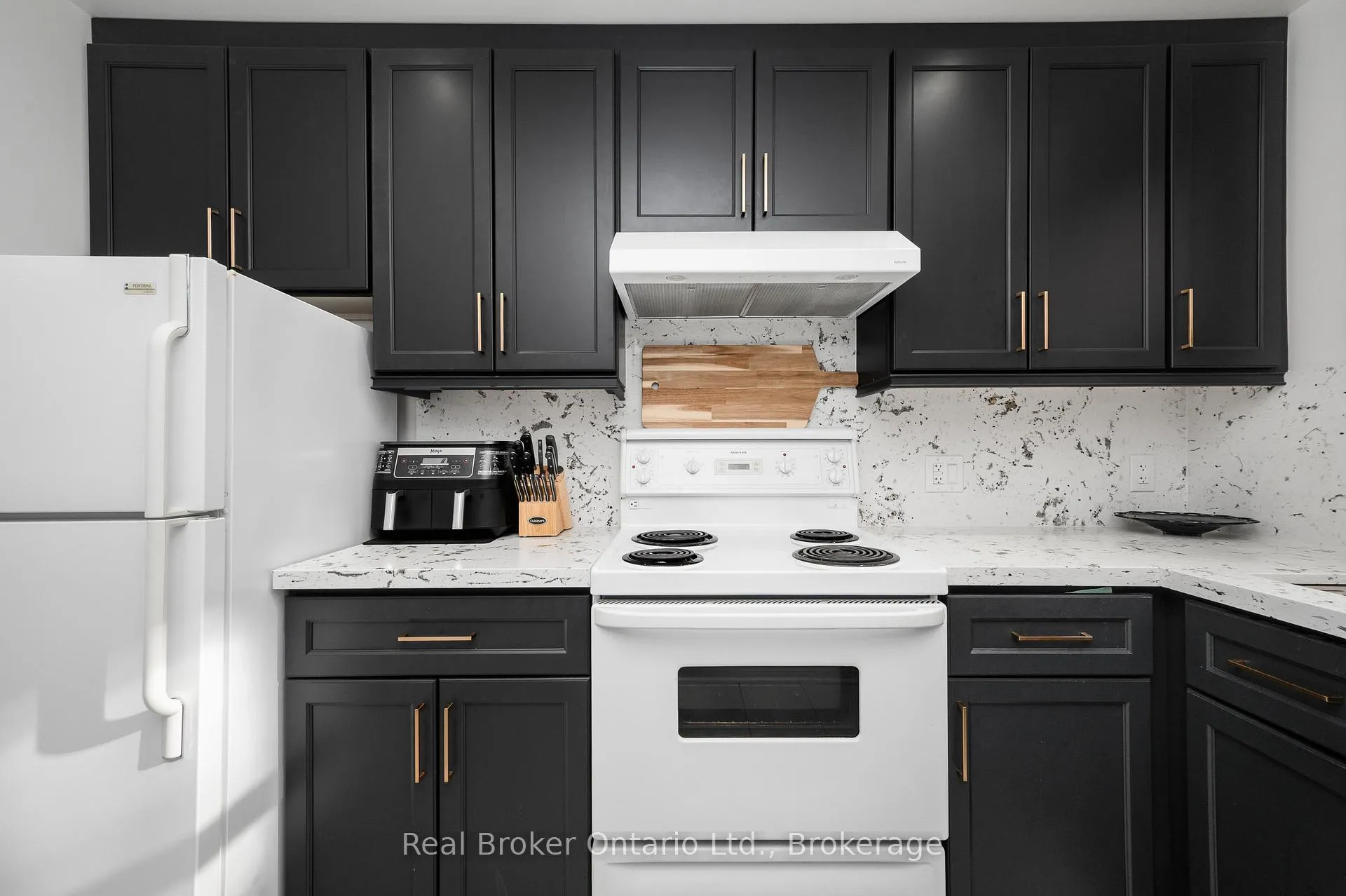 Photo 10 of Unit 3A, 5 East 36th Street, Hamilton, Raleigh — HOMEH
