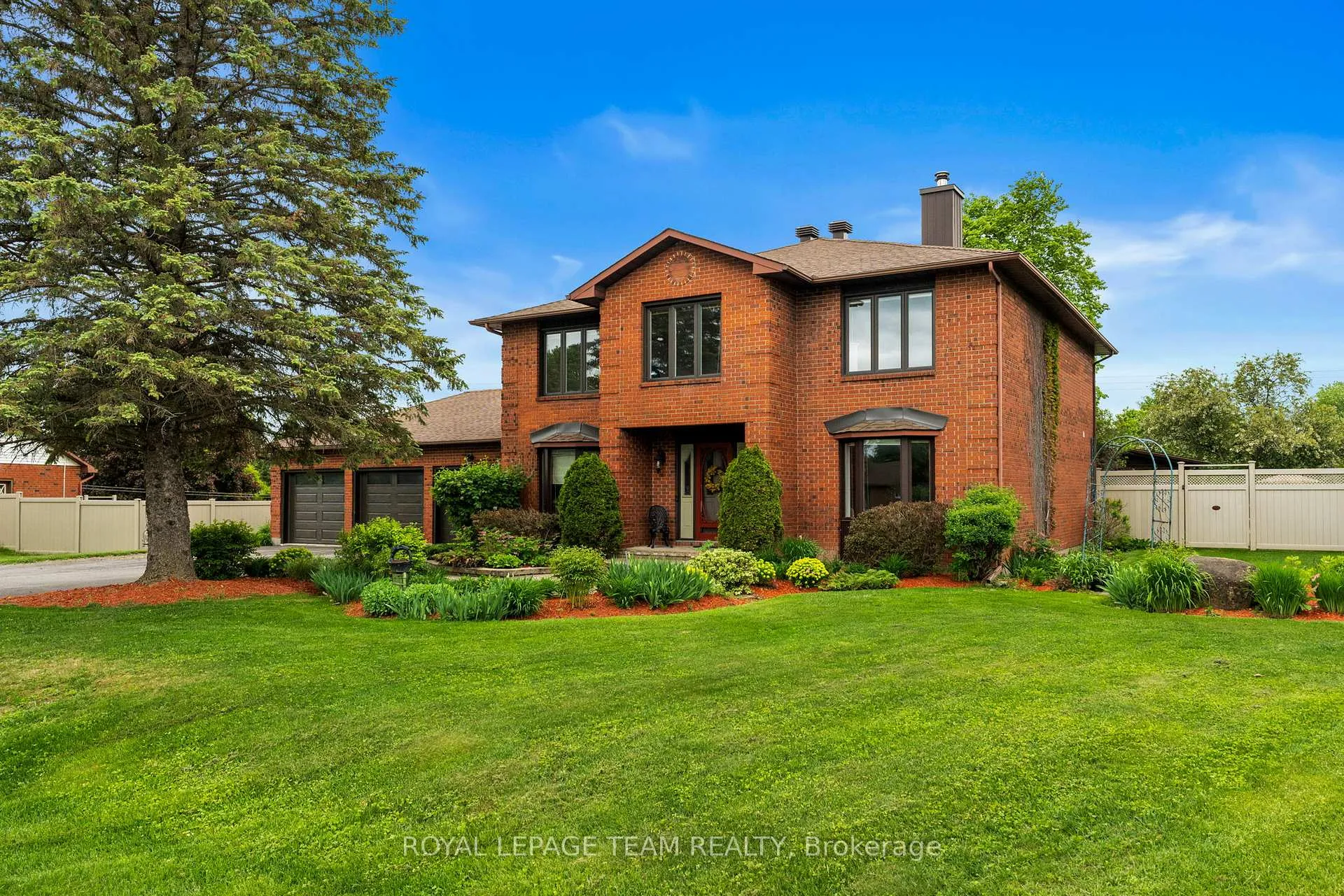 Photo 2 of 7009 Quinnfield Way, Ottawa, Greely — HOMEH