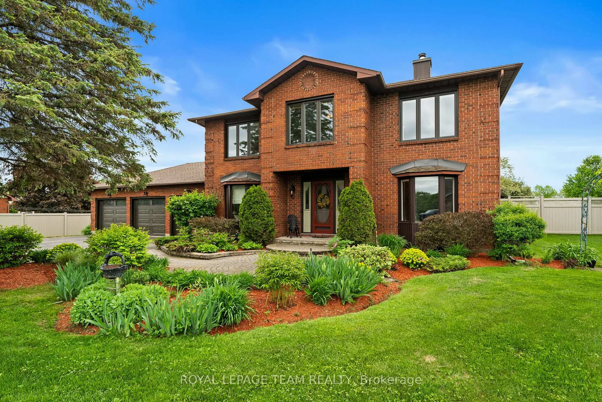 Photo 3 of 7009 Quinnfield Way, Ottawa, Greely — HOMEH