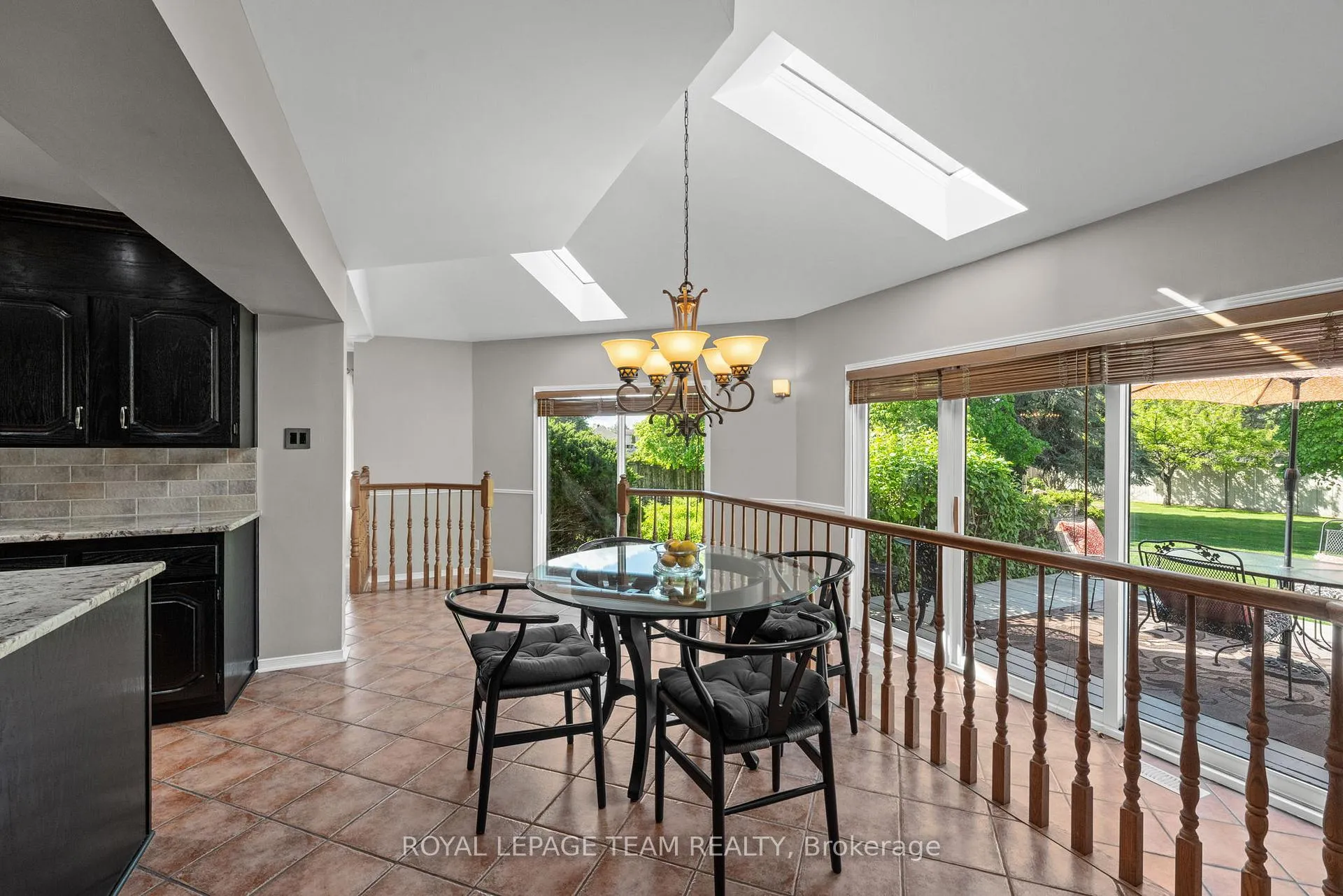Photo 10 of 7009 Quinnfield Way, Ottawa, Greely — HOMEH