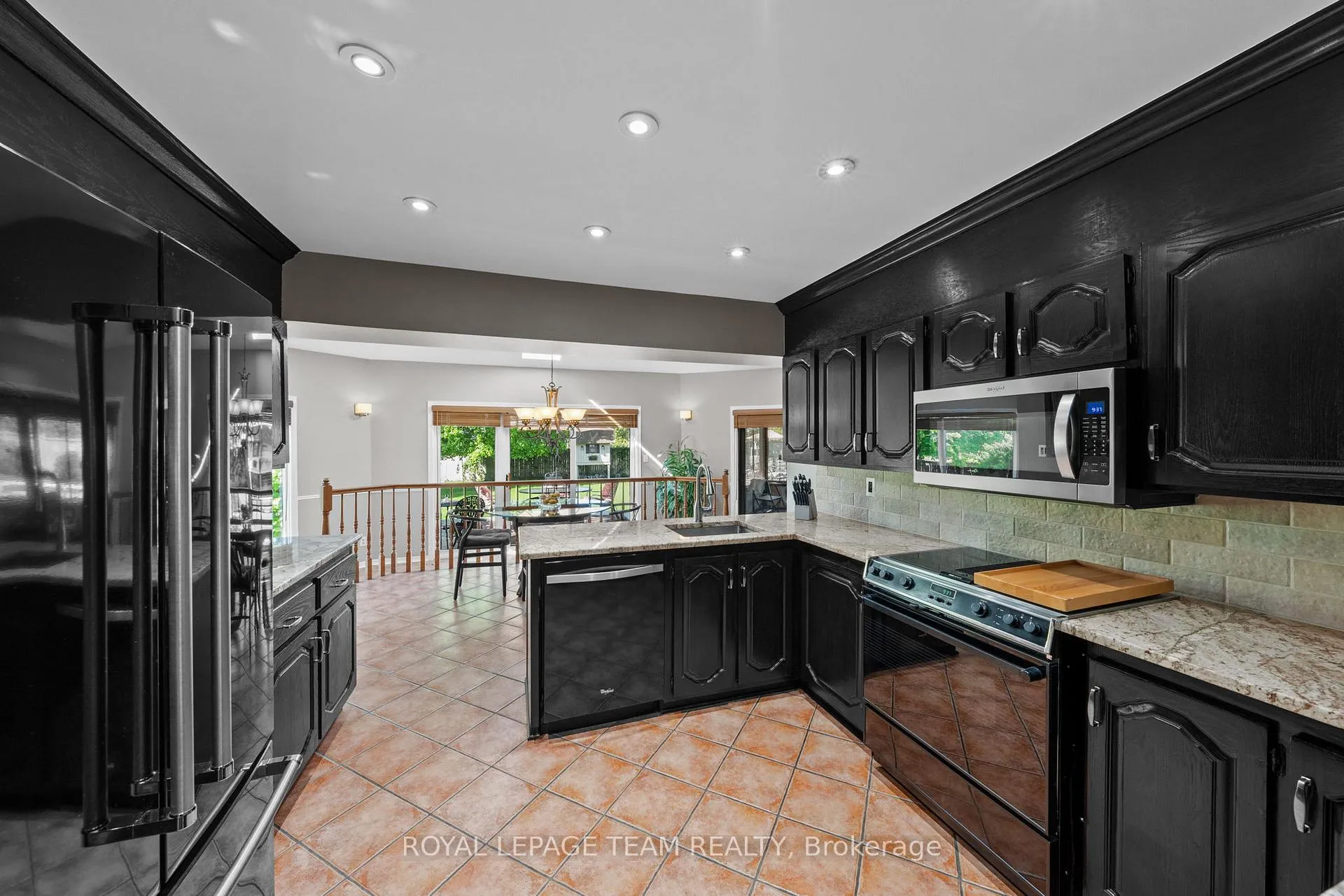 Photo 11 of 7009 Quinnfield Way, Ottawa, Greely — HOMEH