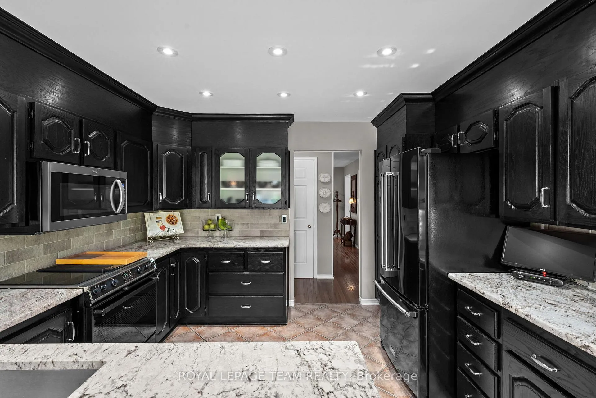 Photo 12 of 7009 Quinnfield Way, Ottawa, Greely — HOMEH
