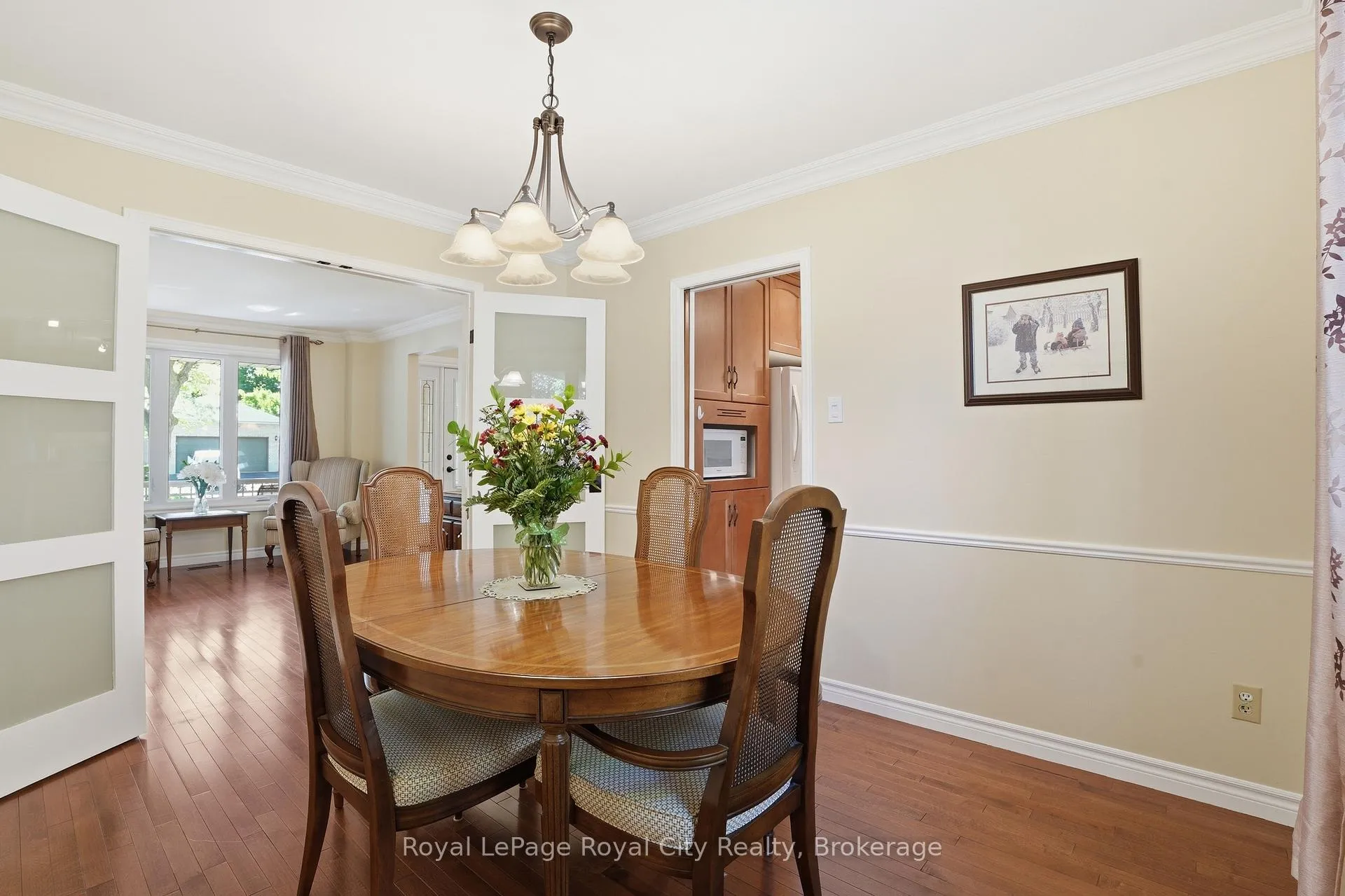 Photo 8 of 3 Darby Road, Guelph, Willow West/Sugarbush/West Acres — HOMEH