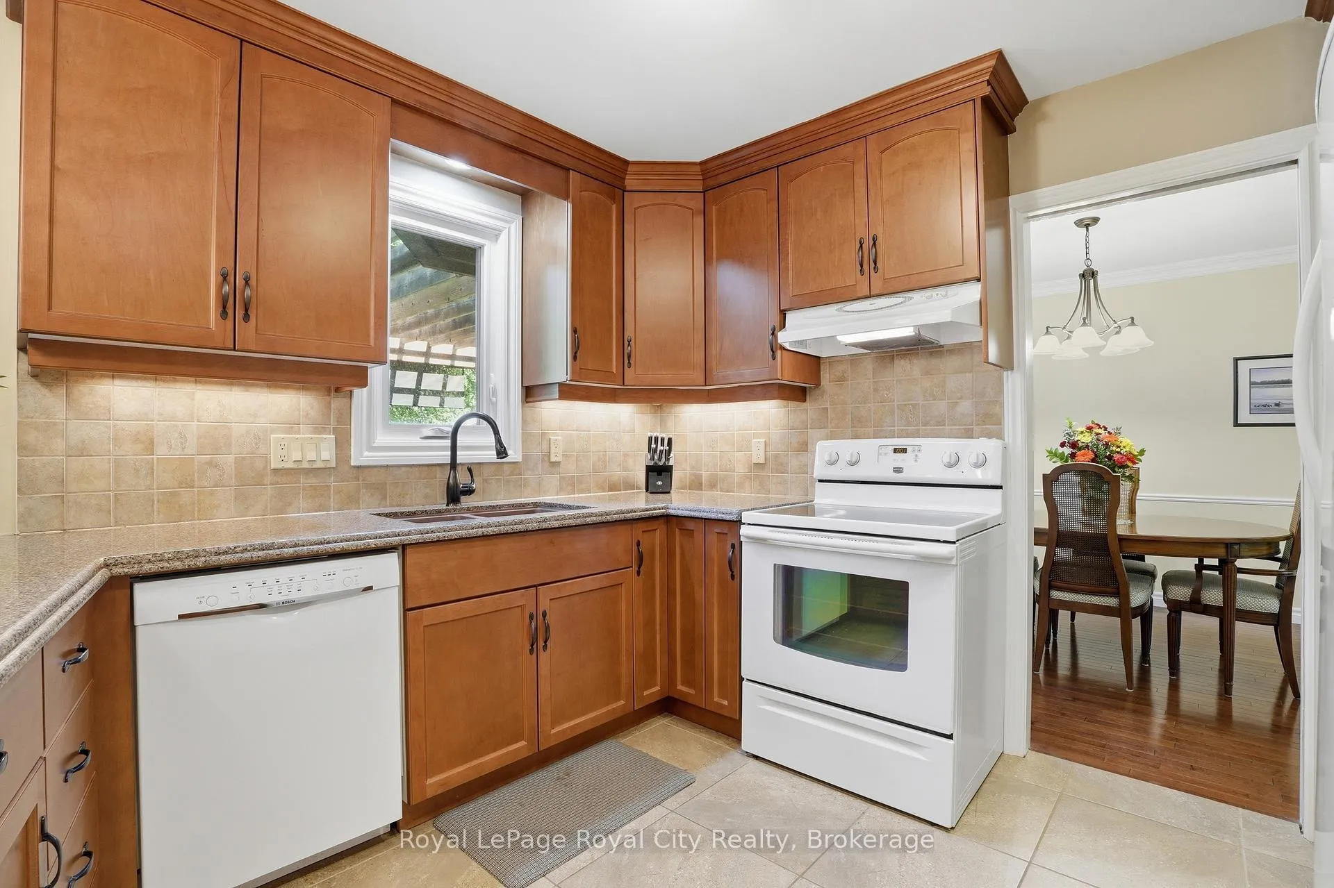 Photo 10 of 3 Darby Road, Guelph, Willow West/Sugarbush/West Acres — HOMEH