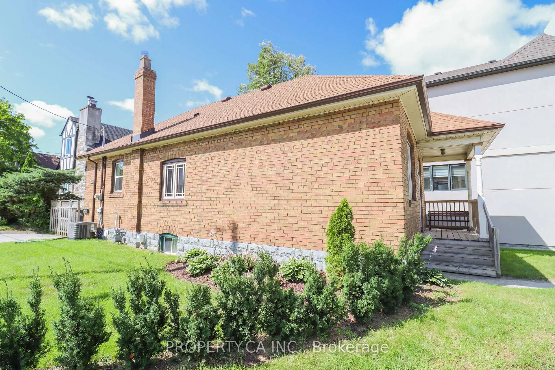 Photo 2 of 482 Donlands Avenue, Toronto, East York — HOMEH