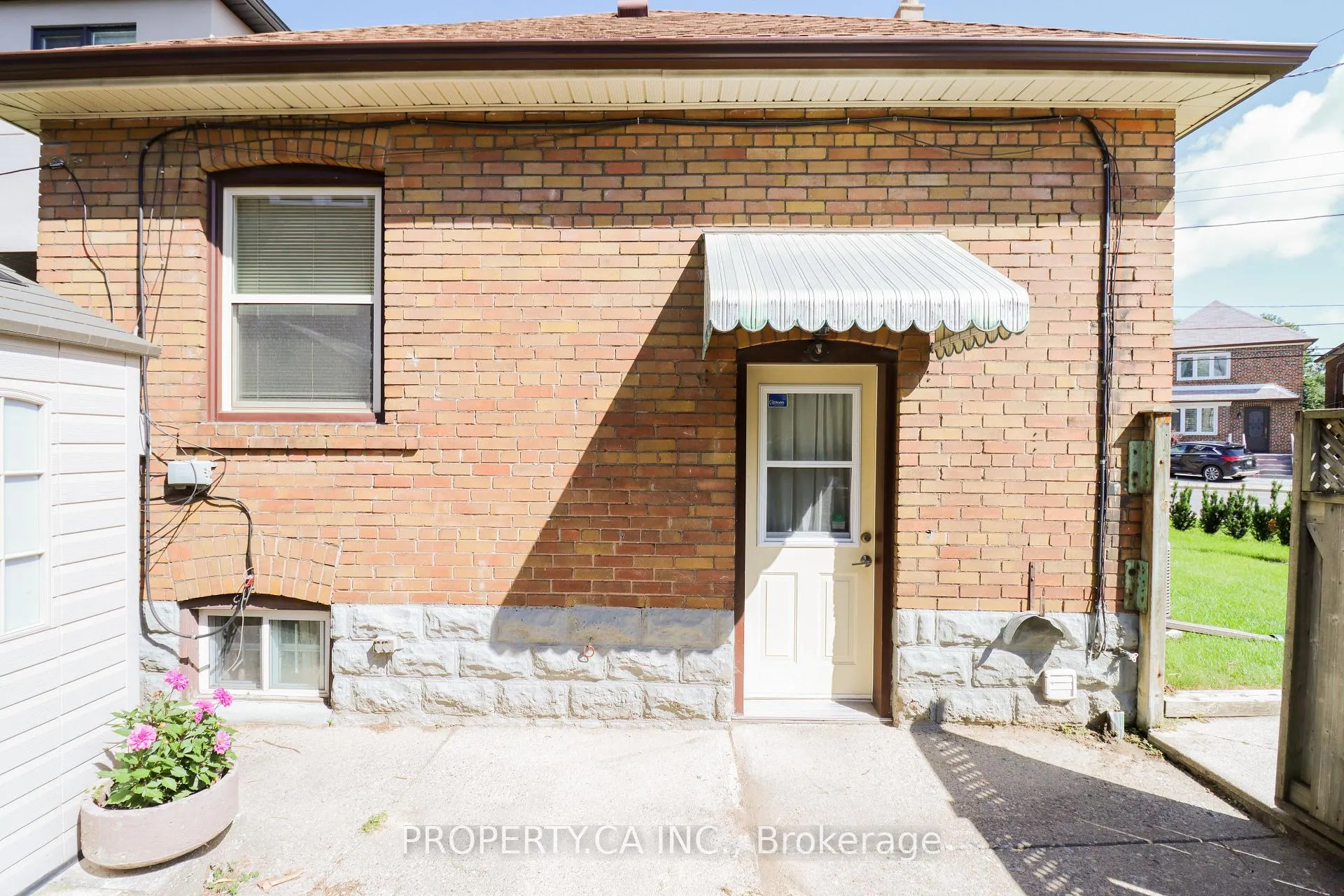 Photo 20 of 482 Donlands Avenue, Toronto, East York — HOMEH