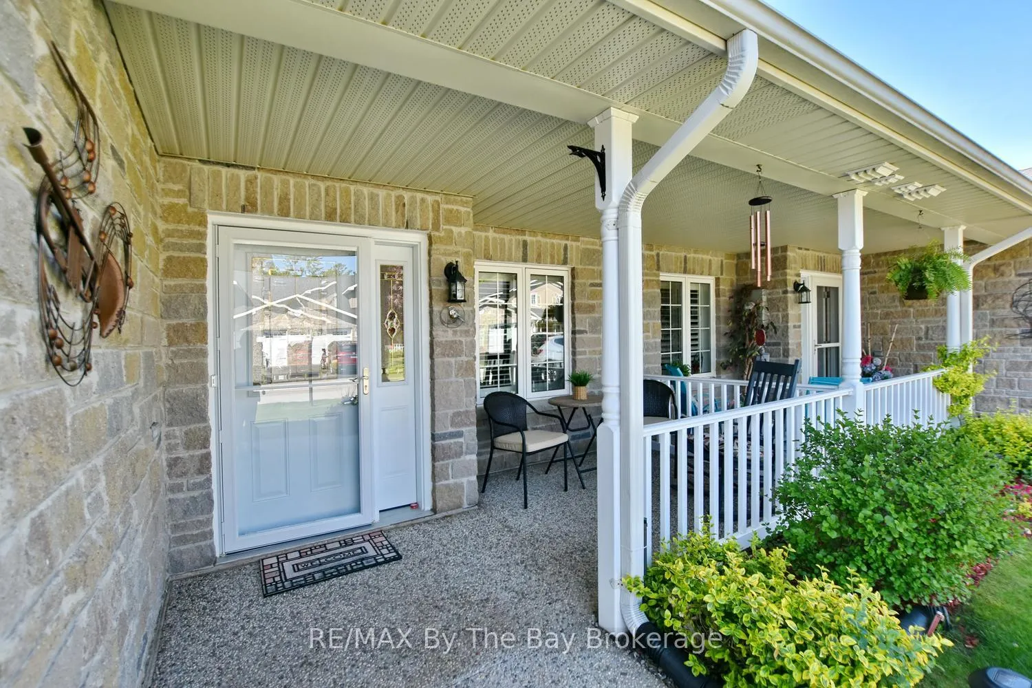 Photo 5 of 3 Garden Grove Crescent, Wasaga Beach — HOMEH
