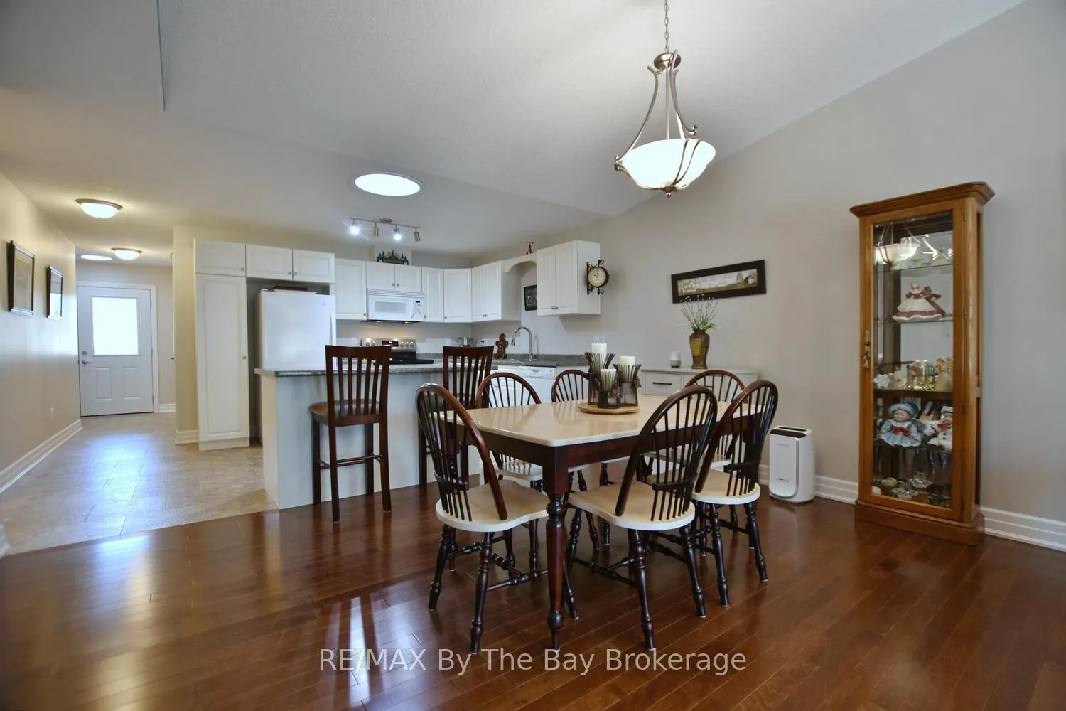 Photo 15 of 3 Garden Grove Crescent, Wasaga Beach — HOMEH
