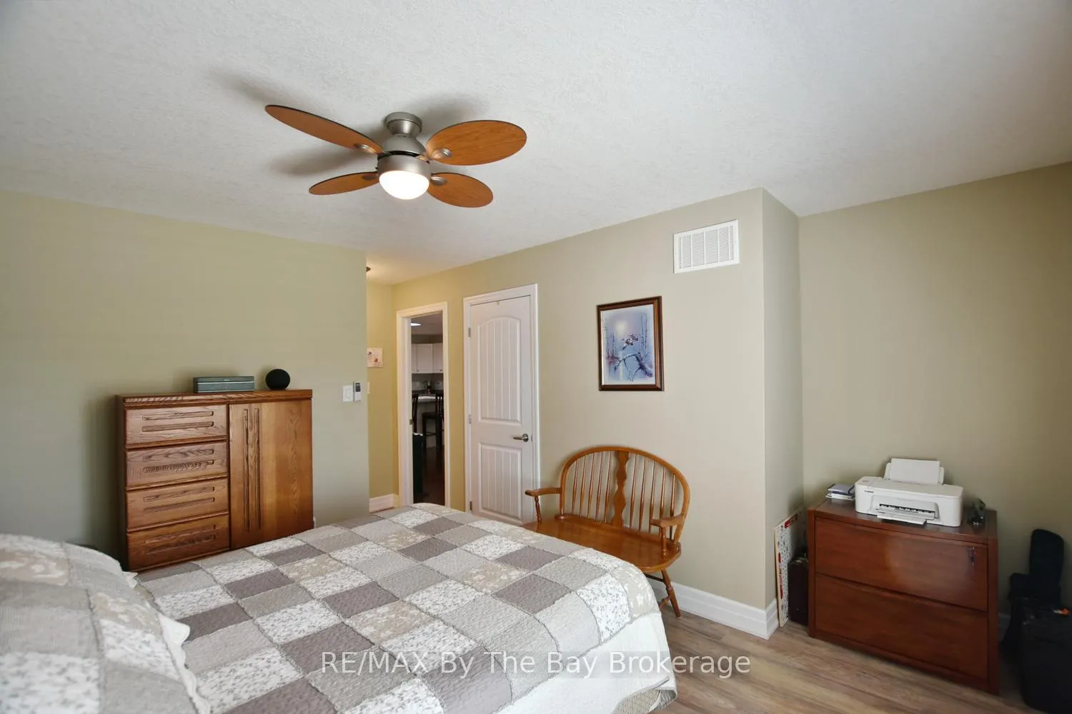 Photo 31 of 3 Garden Grove Crescent, Wasaga Beach — HOMEH