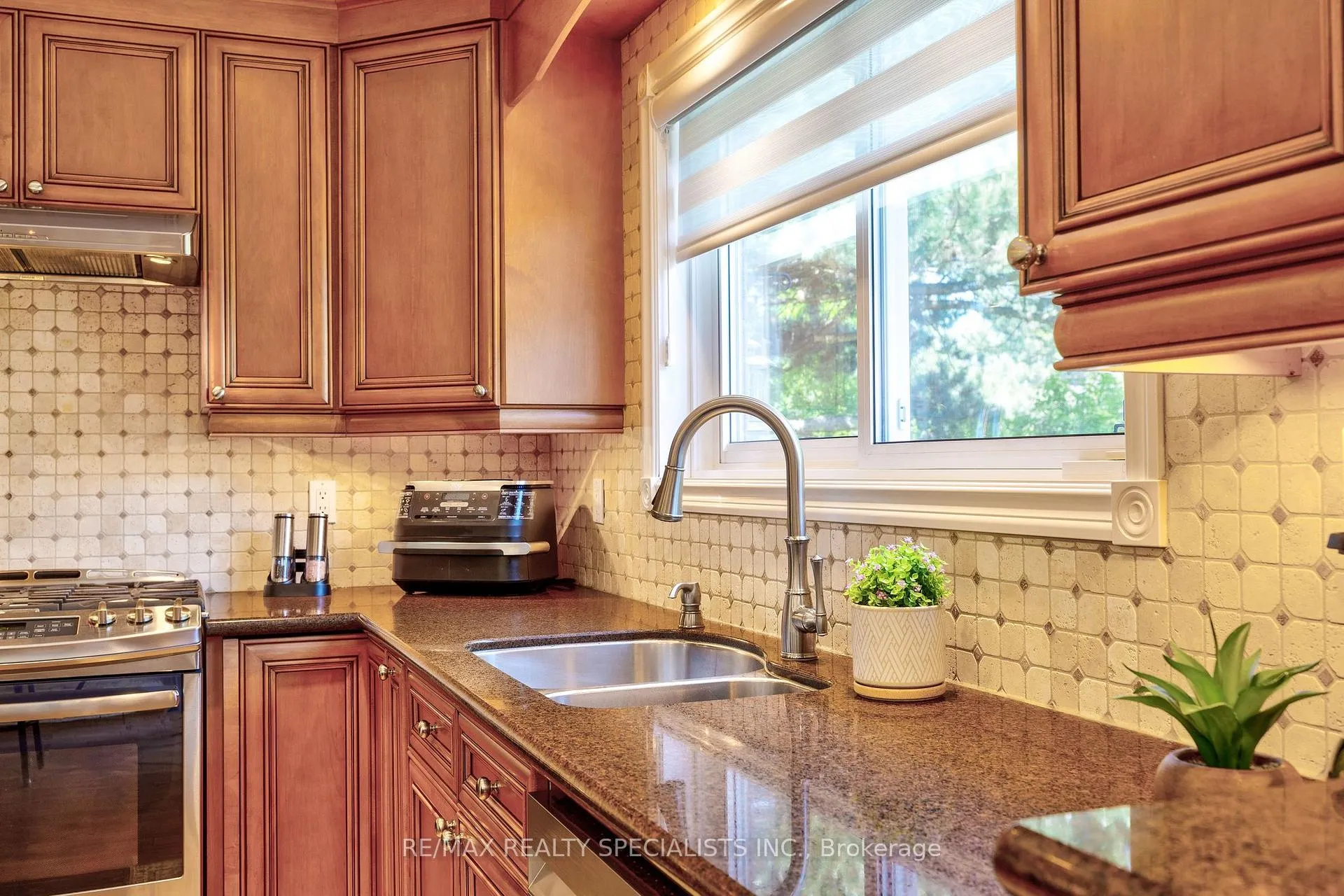 Photo 17 of 6181 Miller's Grove, Mississauga, Meadowvale — HOMEH