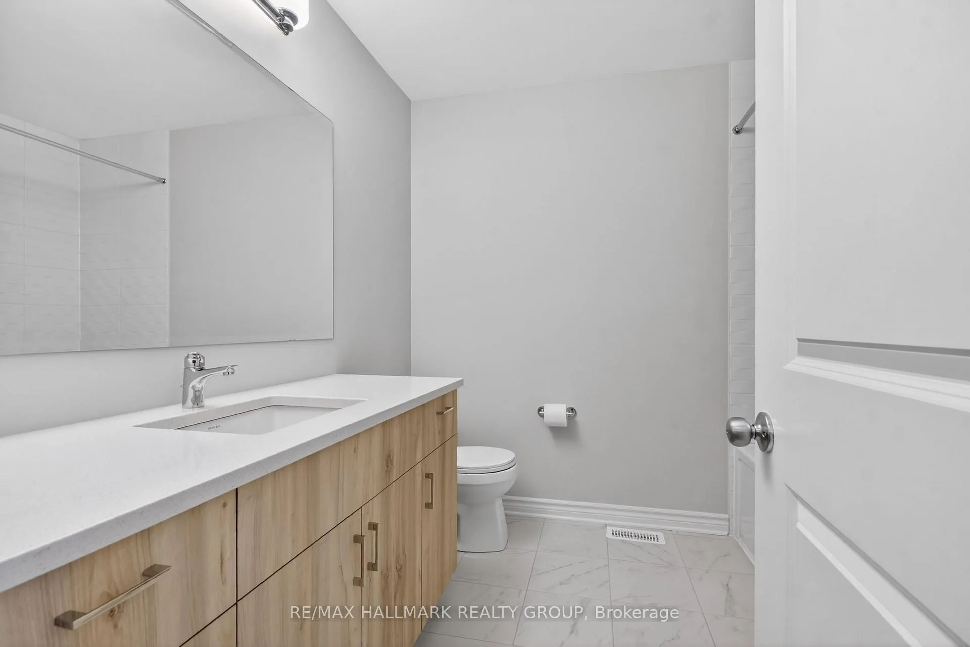 Photo 40 of 737 Maverick Crescent, Ottawa, Remainder of Stittsville & Area — HOMEH