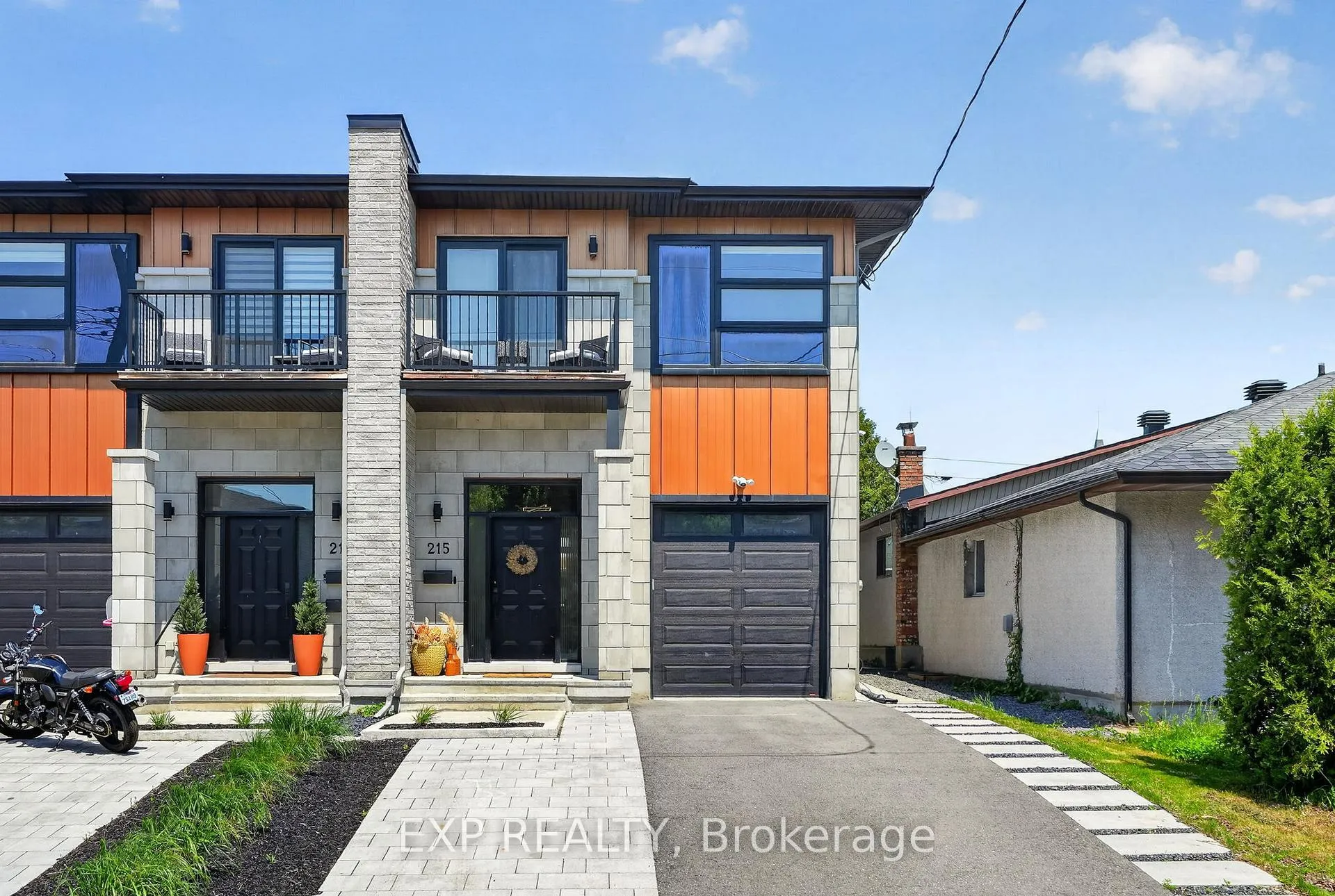 Photo 2 of 215 Columbus Avenue, Ottawa, Overbrook/Castle Heights — HOMEH