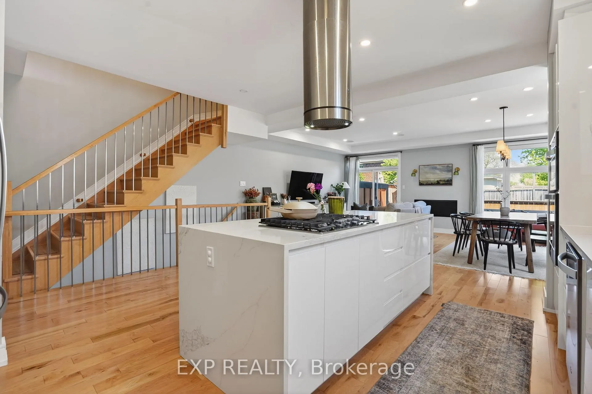 Photo 8 of 215 Columbus Avenue, Ottawa, Overbrook/Castle Heights — HOMEH