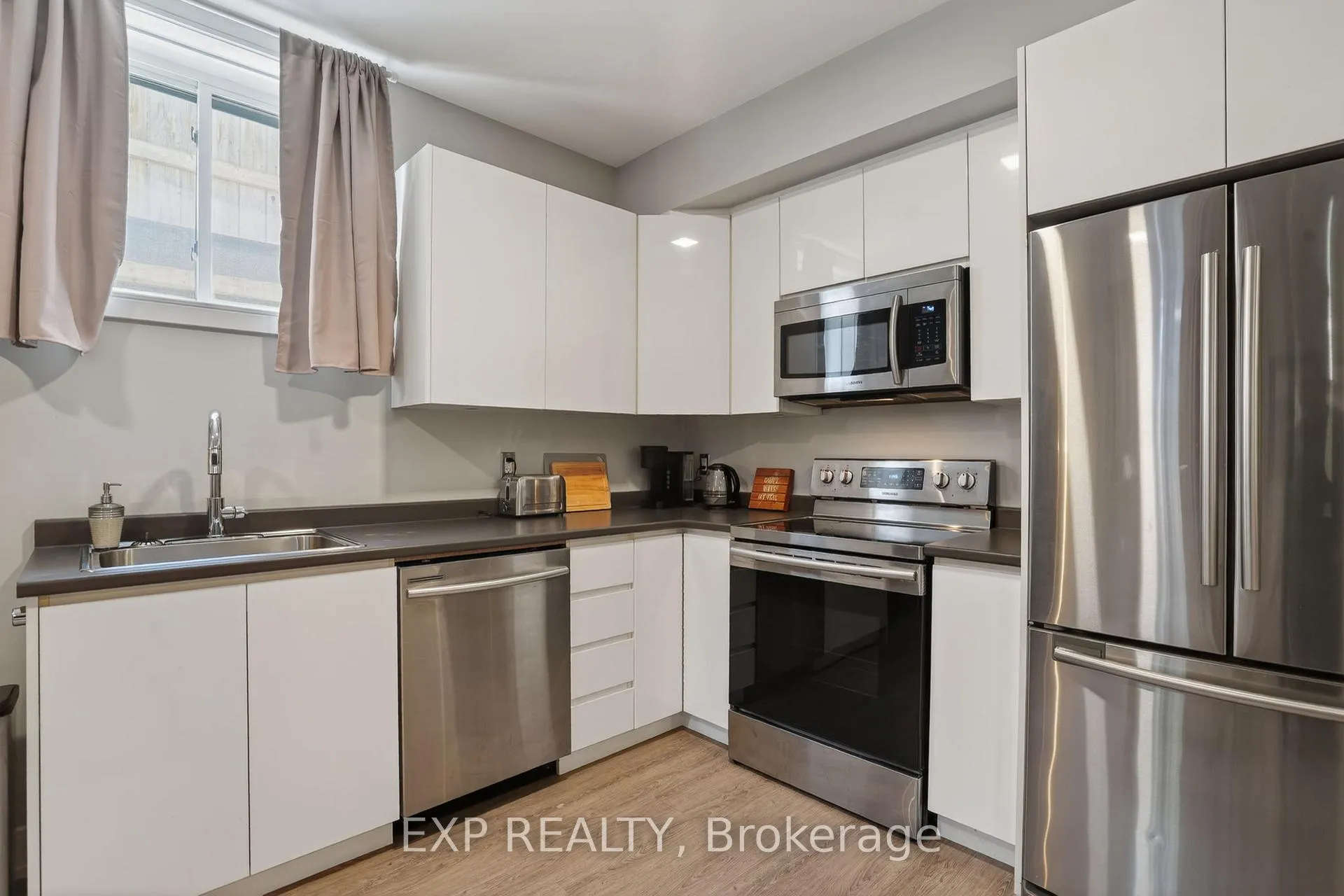 Photo 28 of 215 Columbus Avenue, Ottawa, Overbrook/Castle Heights — HOMEH