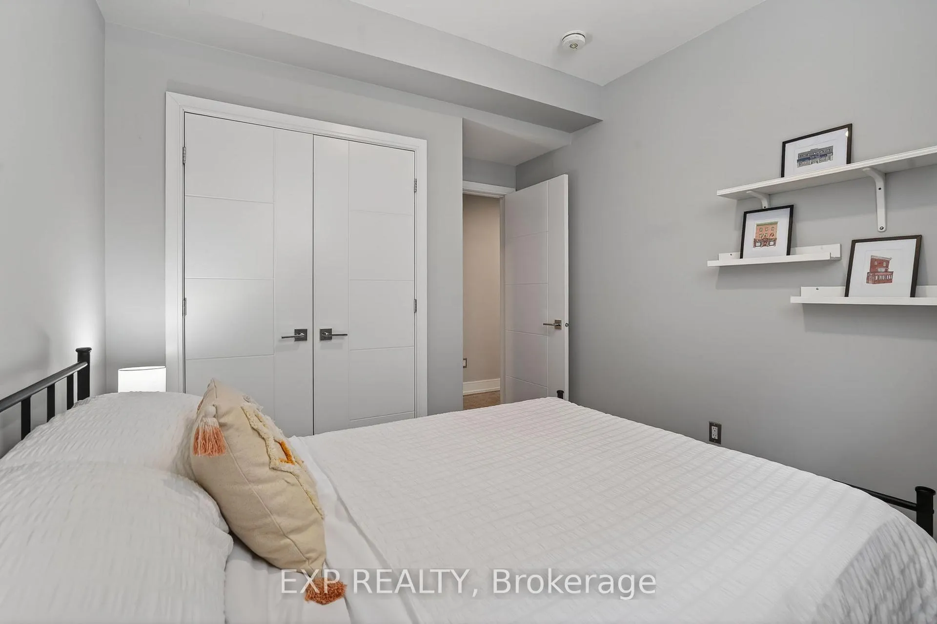 Photo 33 of 215 Columbus Avenue, Ottawa, Overbrook/Castle Heights — HOMEH