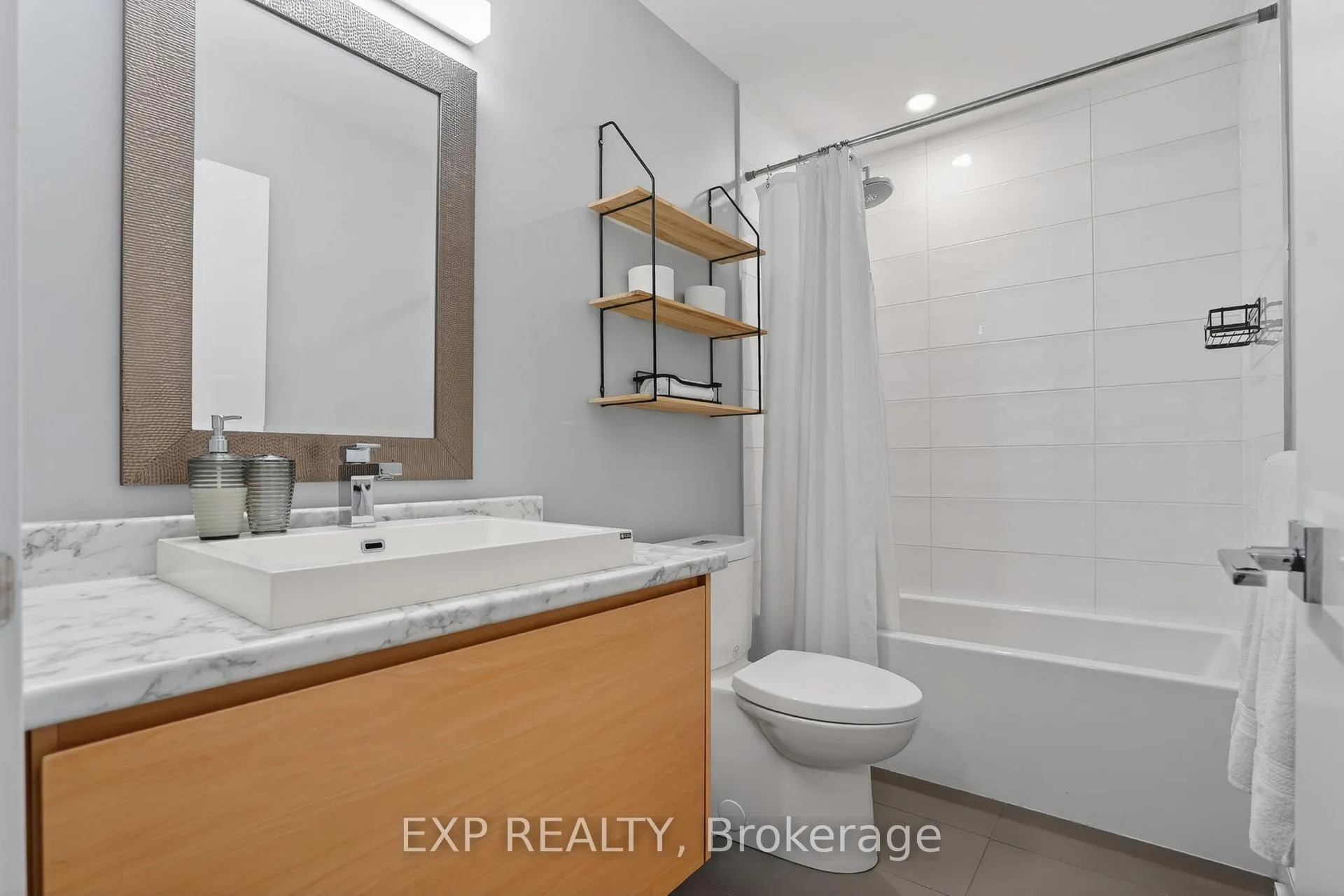 Photo 34 of 215 Columbus Avenue, Ottawa, Overbrook/Castle Heights — HOMEH