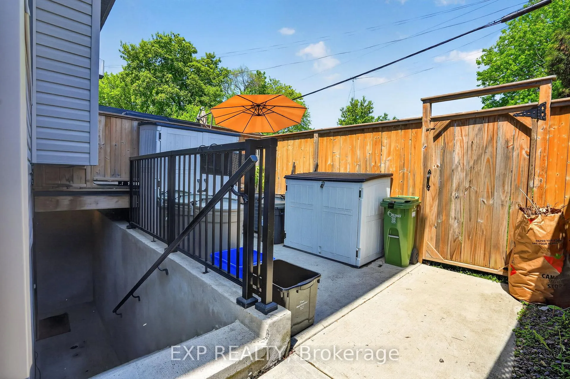 Photo 43 of 215 Columbus Avenue, Ottawa, Overbrook/Castle Heights — HOMEH