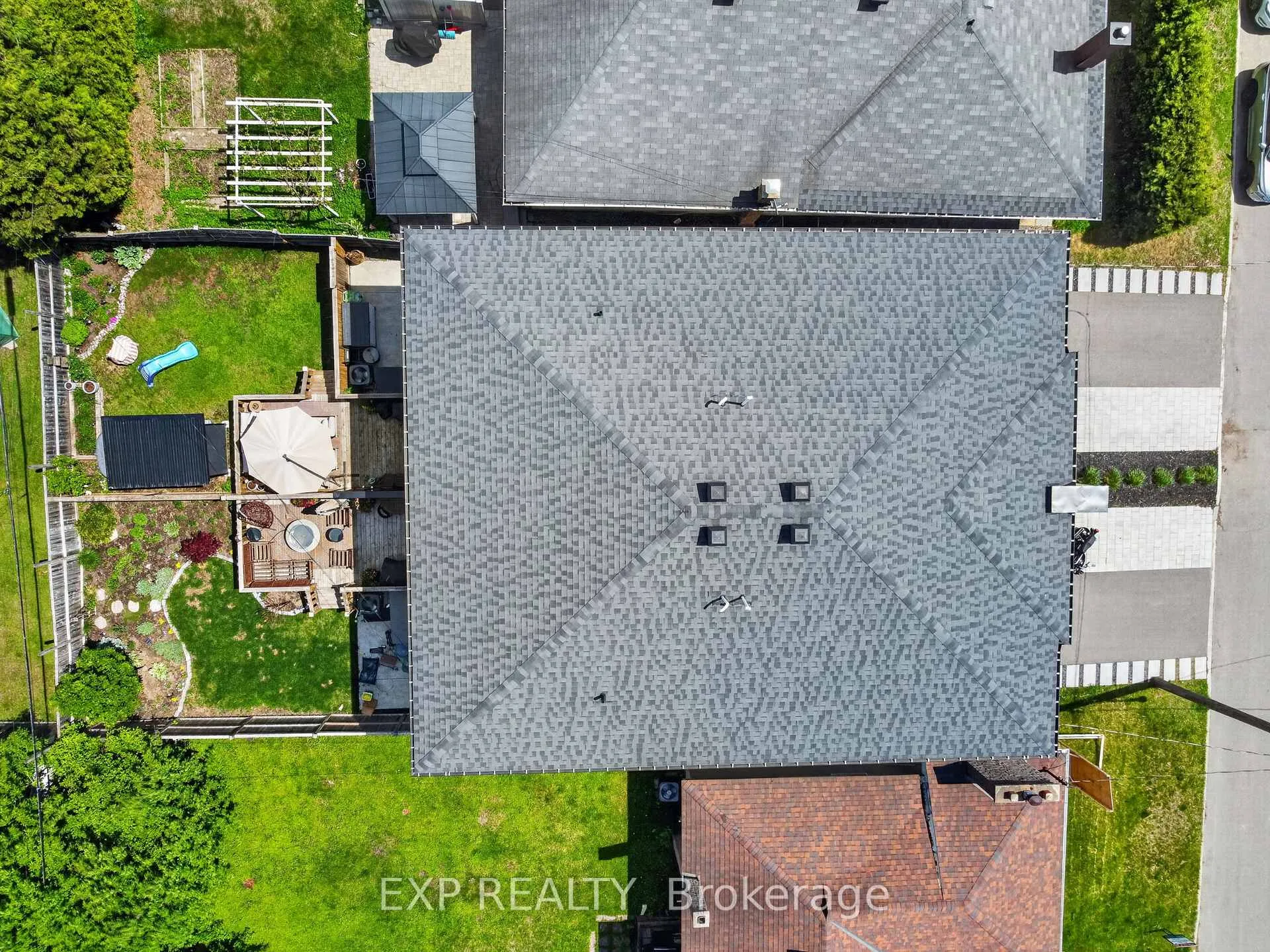 Photo 45 of 215 Columbus Avenue, Ottawa, Overbrook/Castle Heights — HOMEH