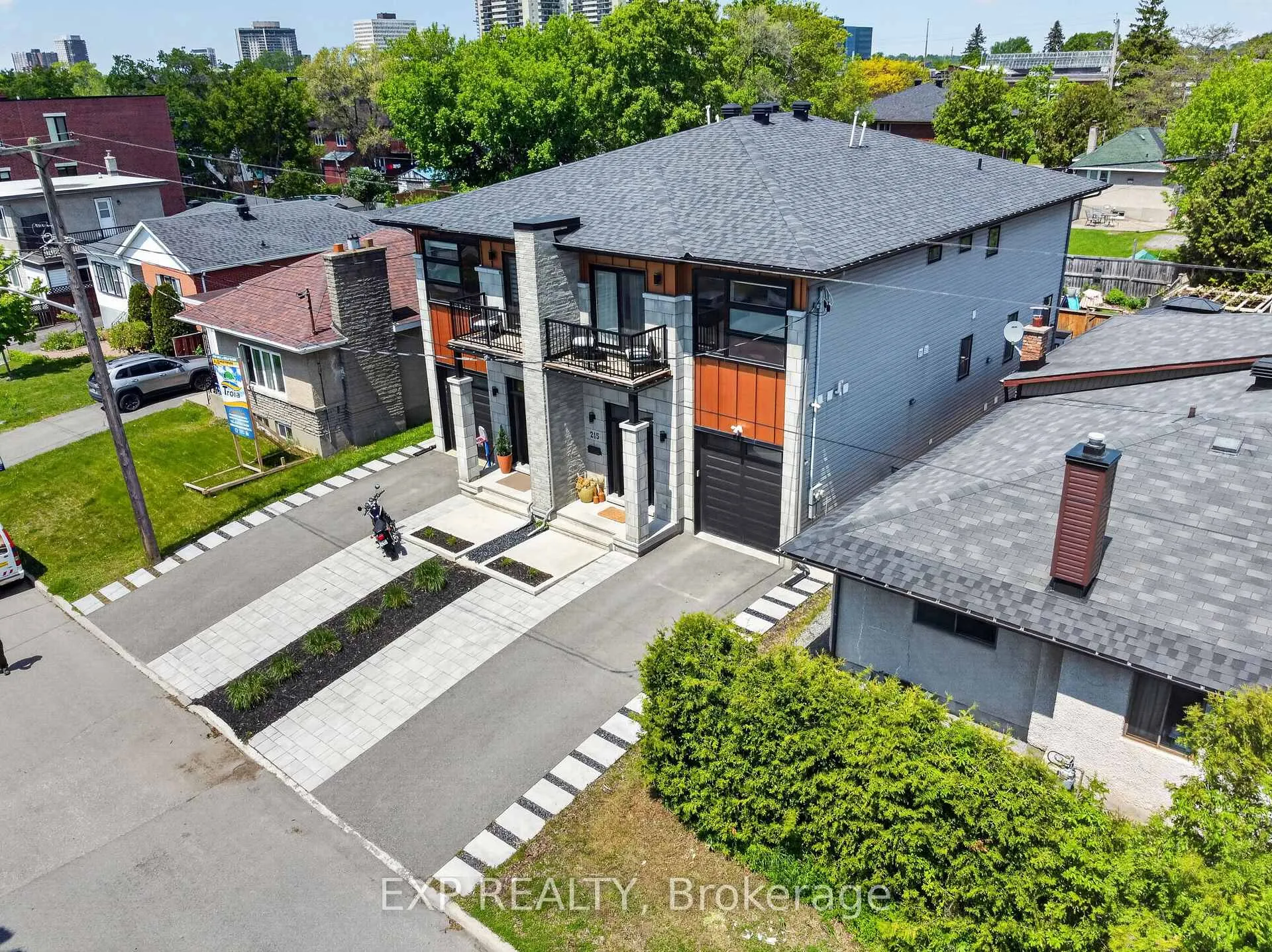 Photo 47 of 215 Columbus Avenue, Ottawa, Overbrook/Castle Heights — HOMEH
