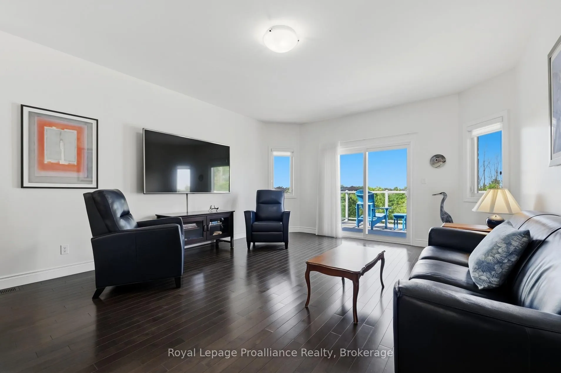 Photo 5 of 17 Hanover Court, Belleville, Thurlow Ward — HOMEH