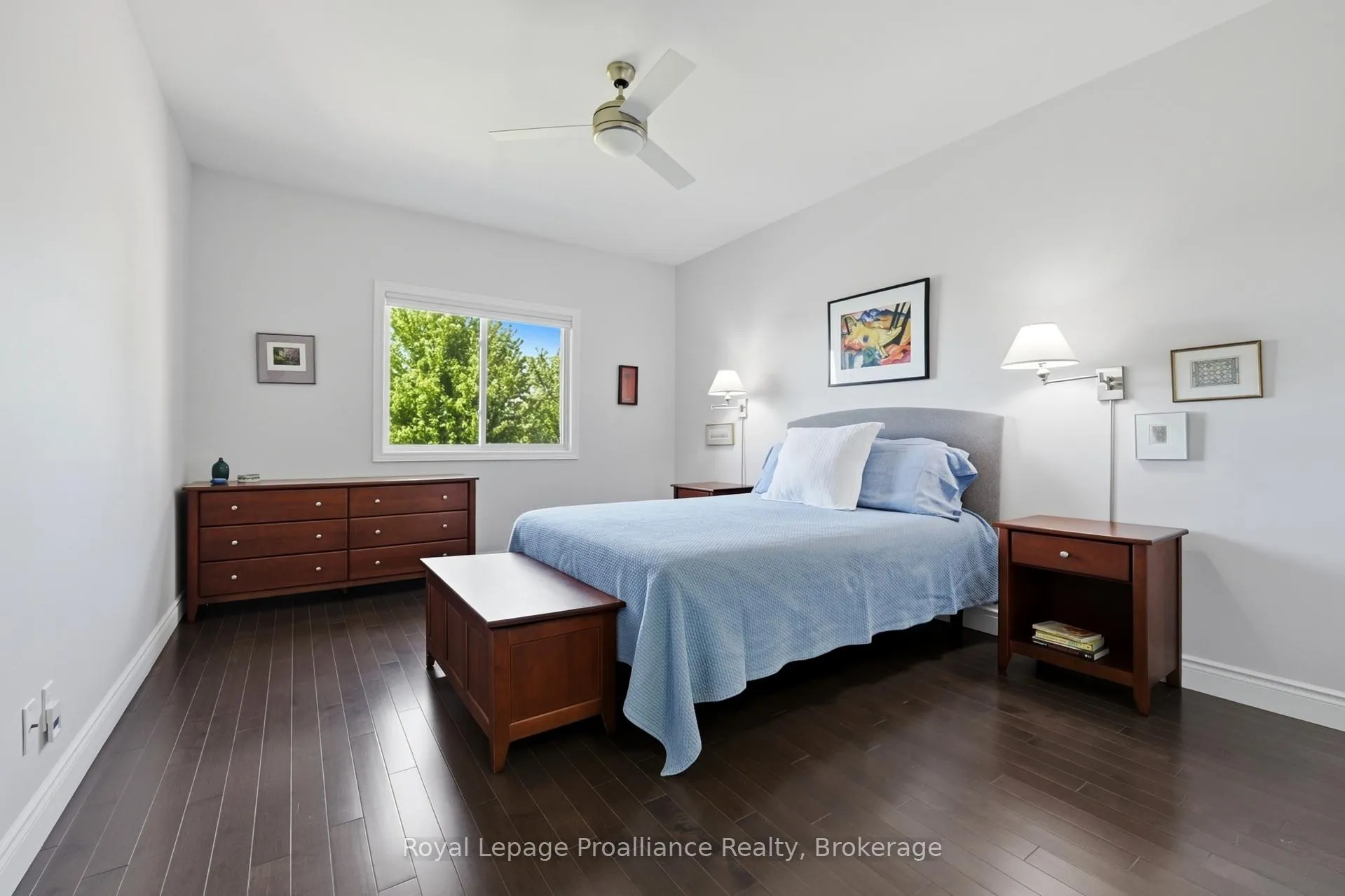 Photo 11 of 17 Hanover Court, Belleville, Thurlow Ward — HOMEH