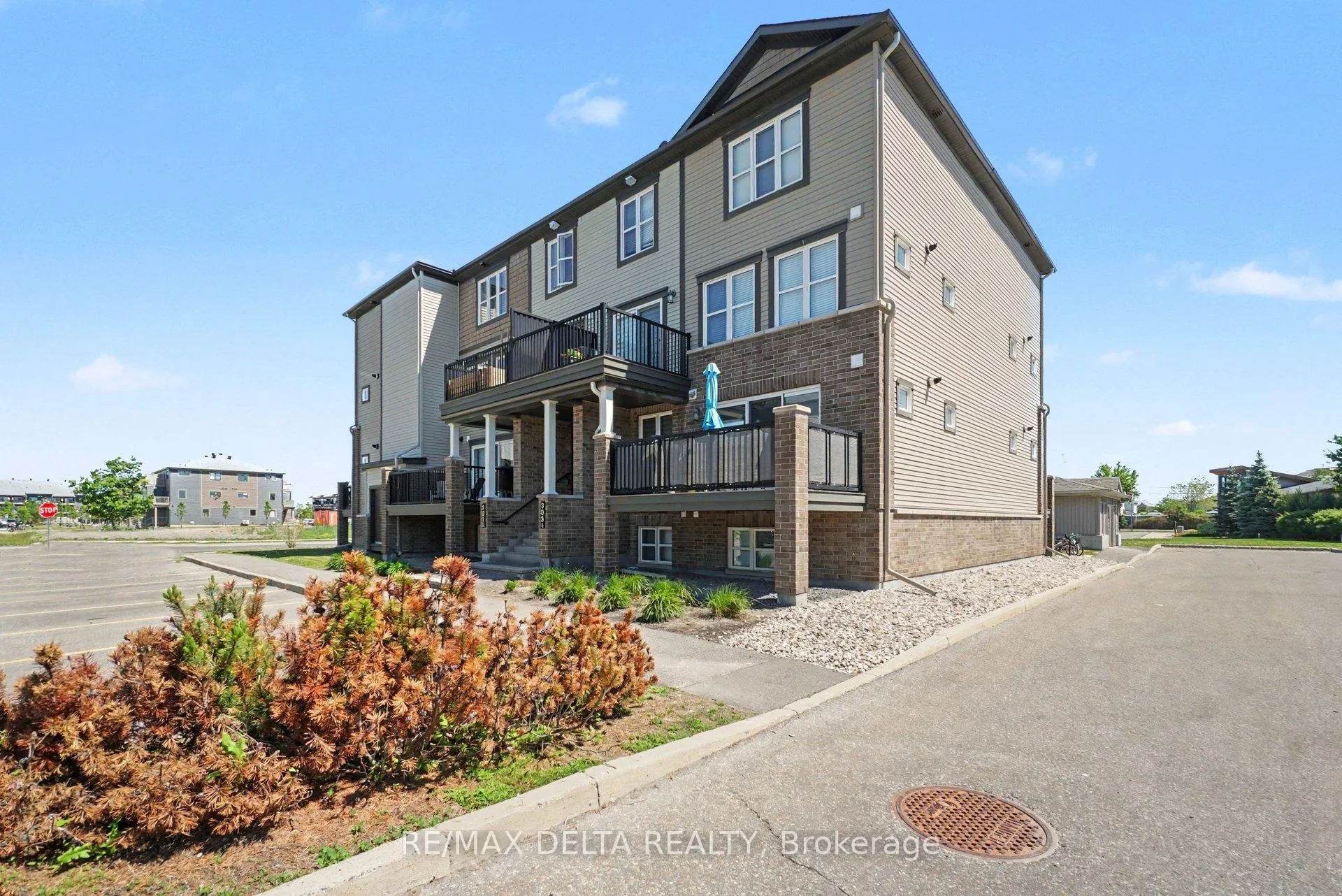 Photo 3 of Unit 216, 301B Des Tilleuls Private, Ottawa, Avalon West — HOMEH