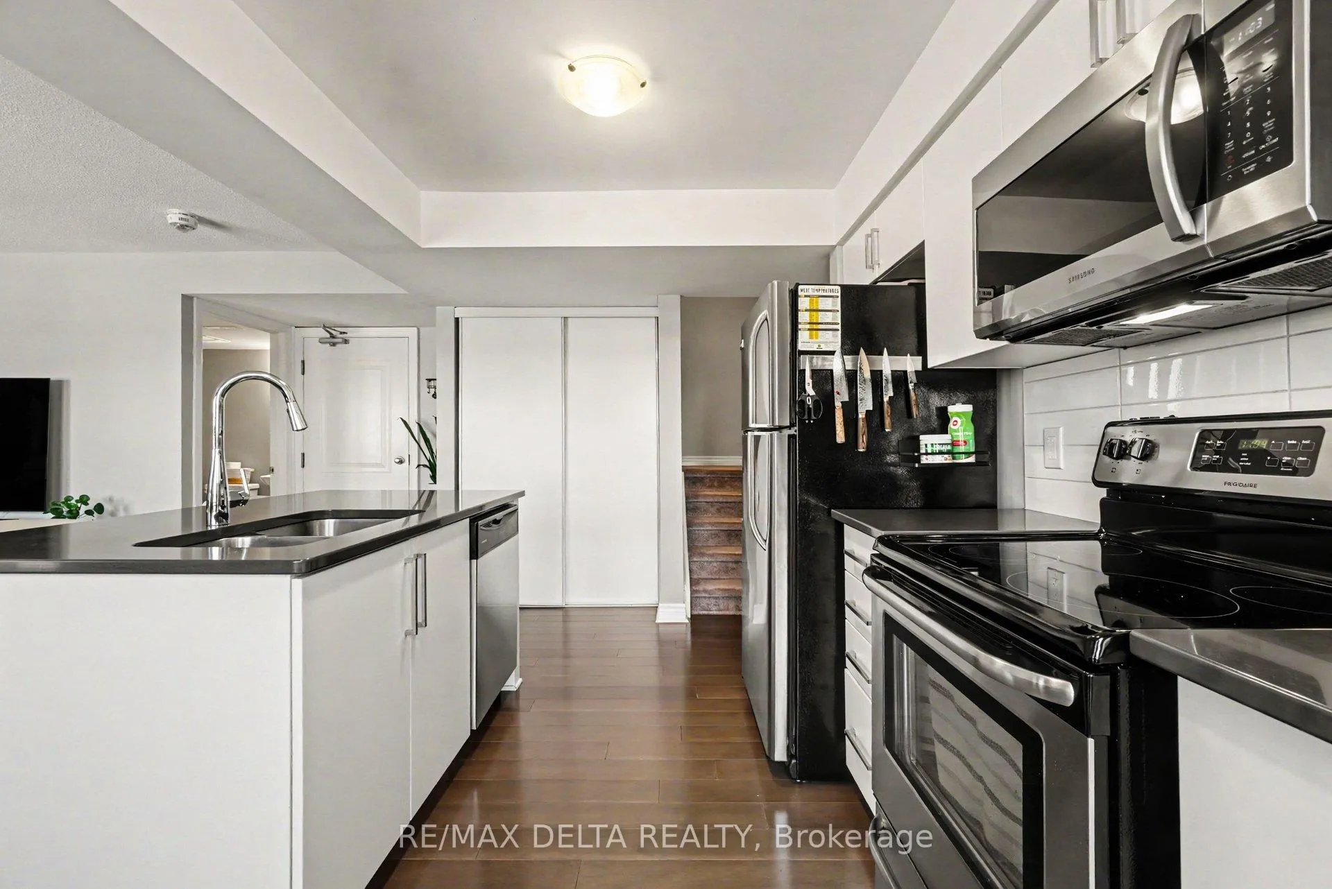 Photo 8 of Unit 216, 301B Des Tilleuls Private, Ottawa, Avalon West — HOMEH