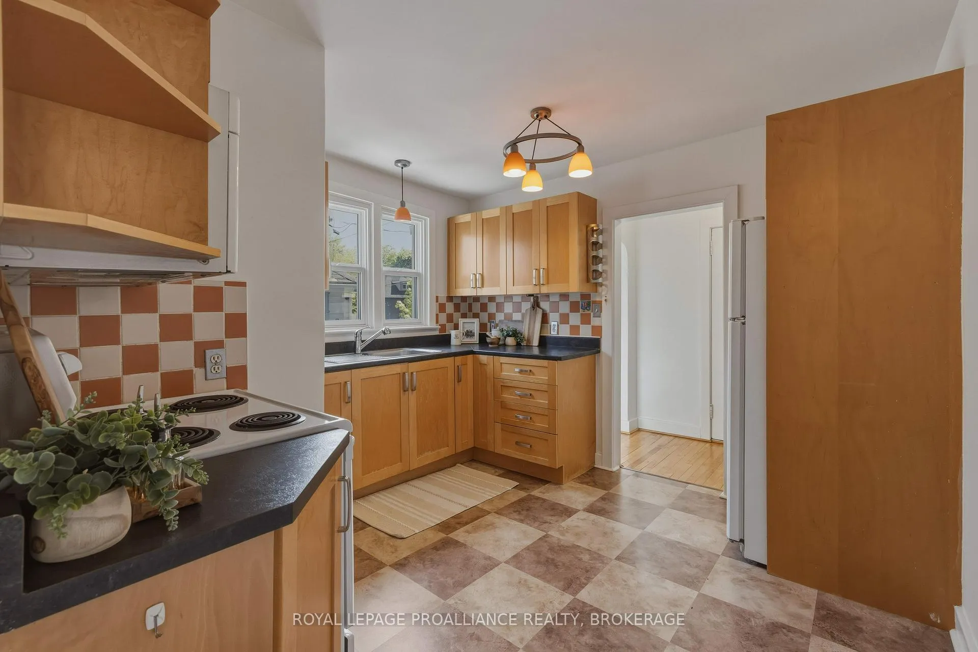 Photo 13 of 59 Beverley Street, Kingston, Central City East — HOMEH