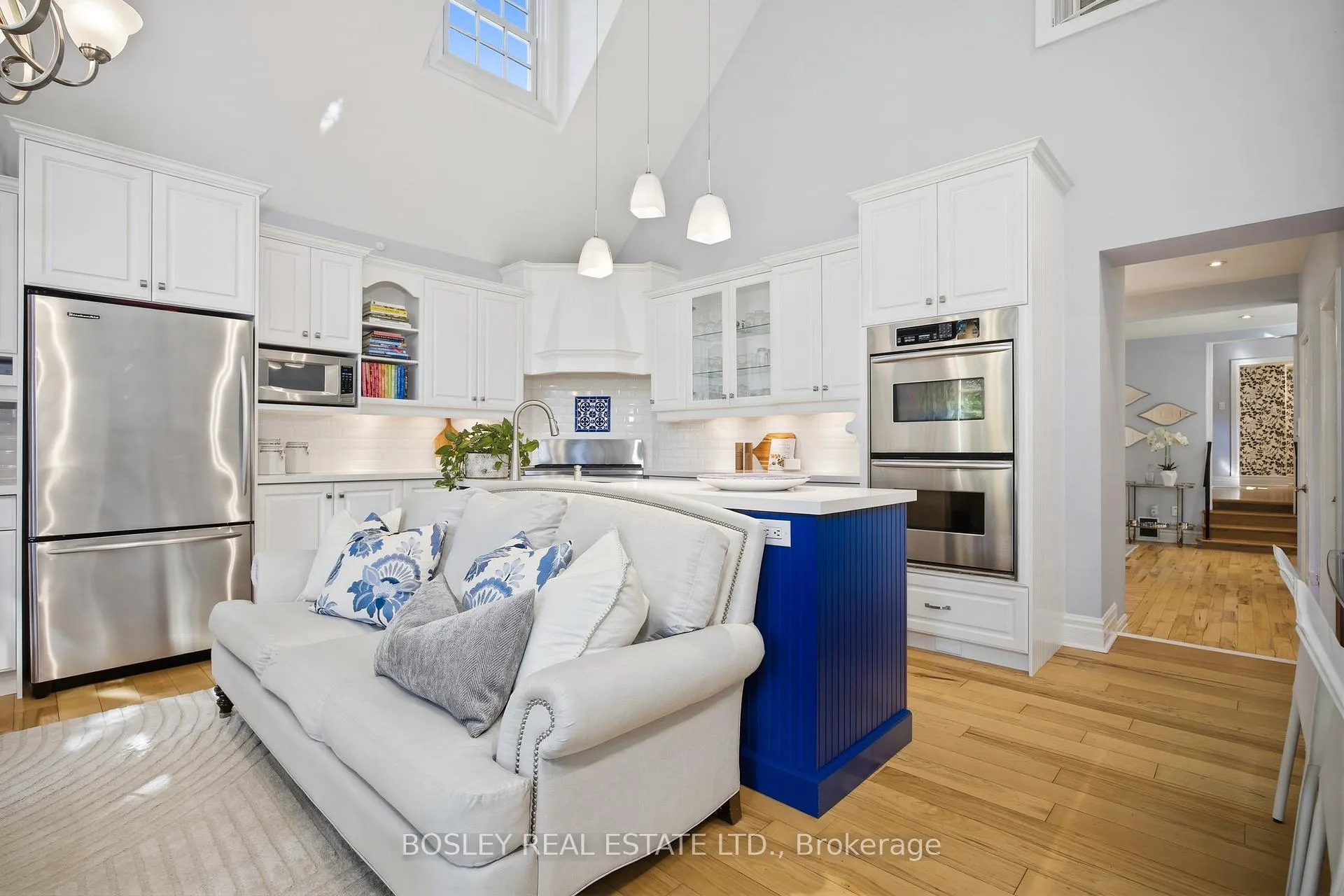 Photo 4 of 71 Sutherland Drive, Toronto, Leaside — HOMEH