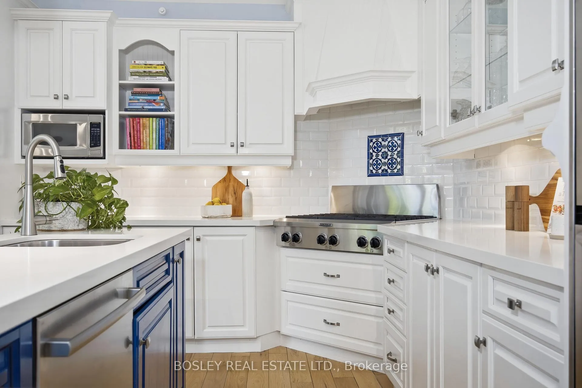 Photo 6 of 71 Sutherland Drive, Toronto, Leaside — HOMEH