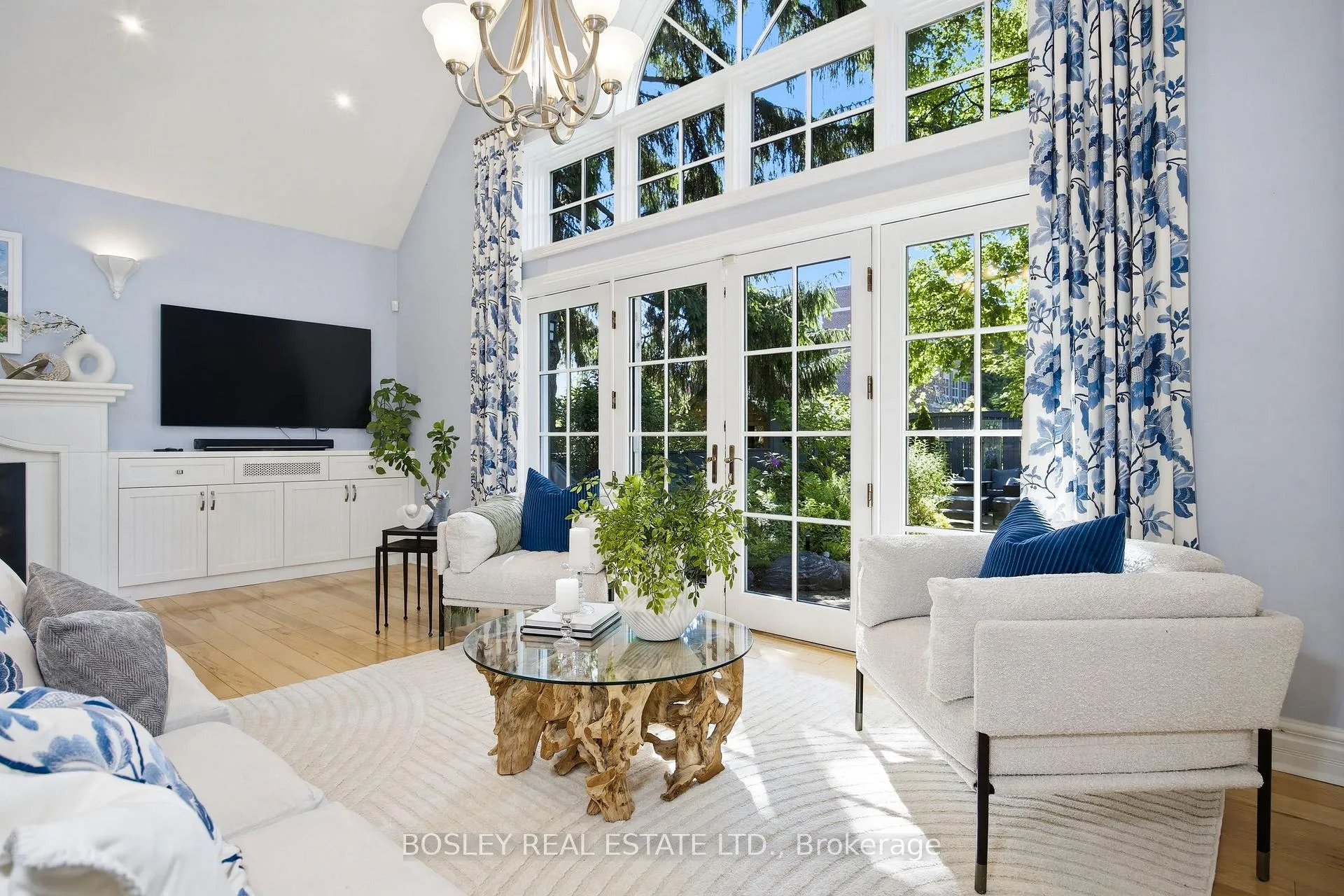 Photo 10 of 71 Sutherland Drive, Toronto, Leaside — HOMEH