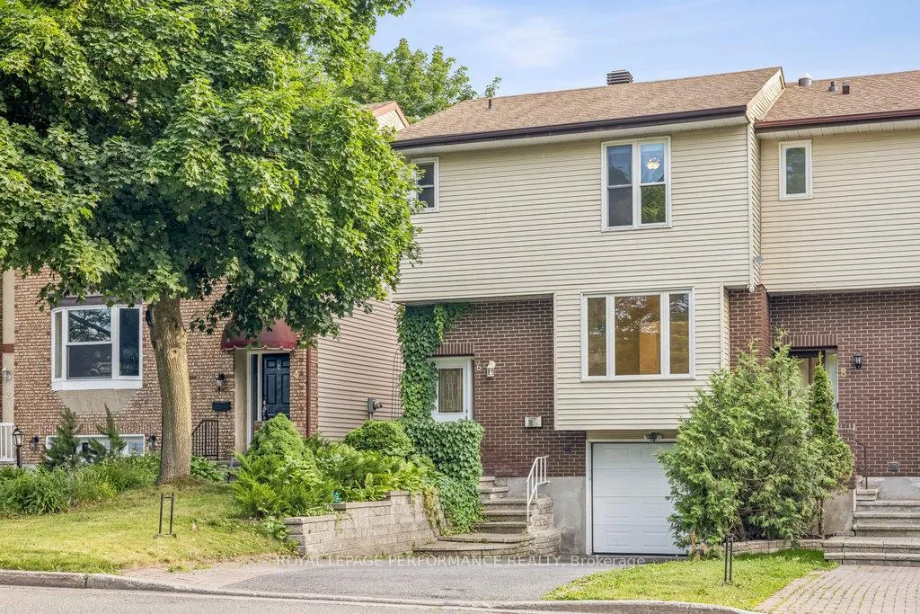 Photo 3 of 6 Gillespie Crescent, Ottawa, Hunt Club Woods — HOMEH