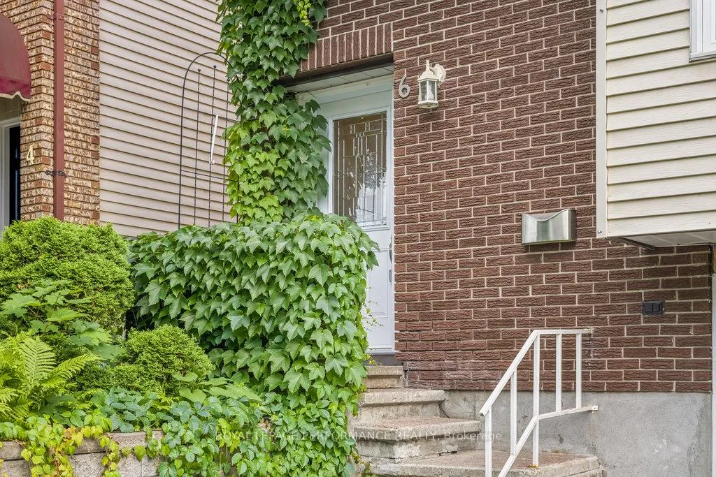 Photo 4 of 6 Gillespie Crescent, Ottawa, Hunt Club Woods — HOMEH