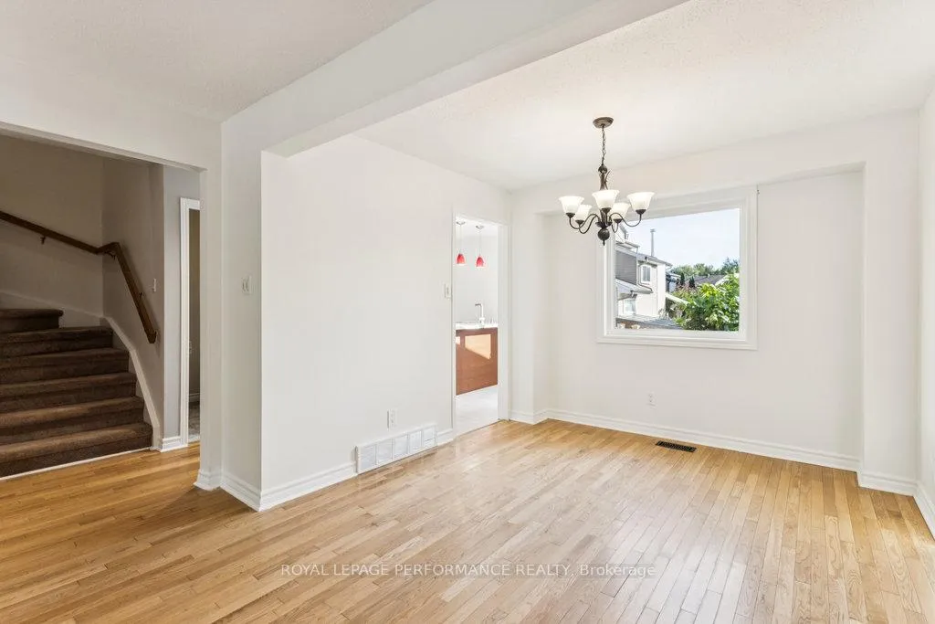 Photo 13 of 6 Gillespie Crescent, Ottawa, Hunt Club Woods — HOMEH