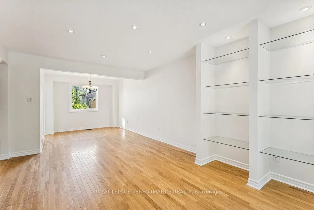 Photo 16 of 6 Gillespie Crescent, Ottawa, Hunt Club Woods — HOMEH