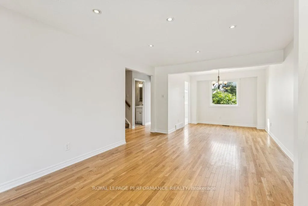 Photo 17 of 6 Gillespie Crescent, Ottawa, Hunt Club Woods — HOMEH