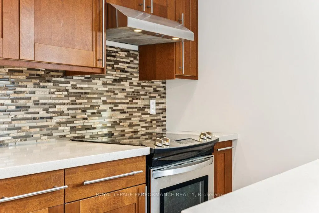 Photo 20 of 6 Gillespie Crescent, Ottawa, Hunt Club Woods — HOMEH