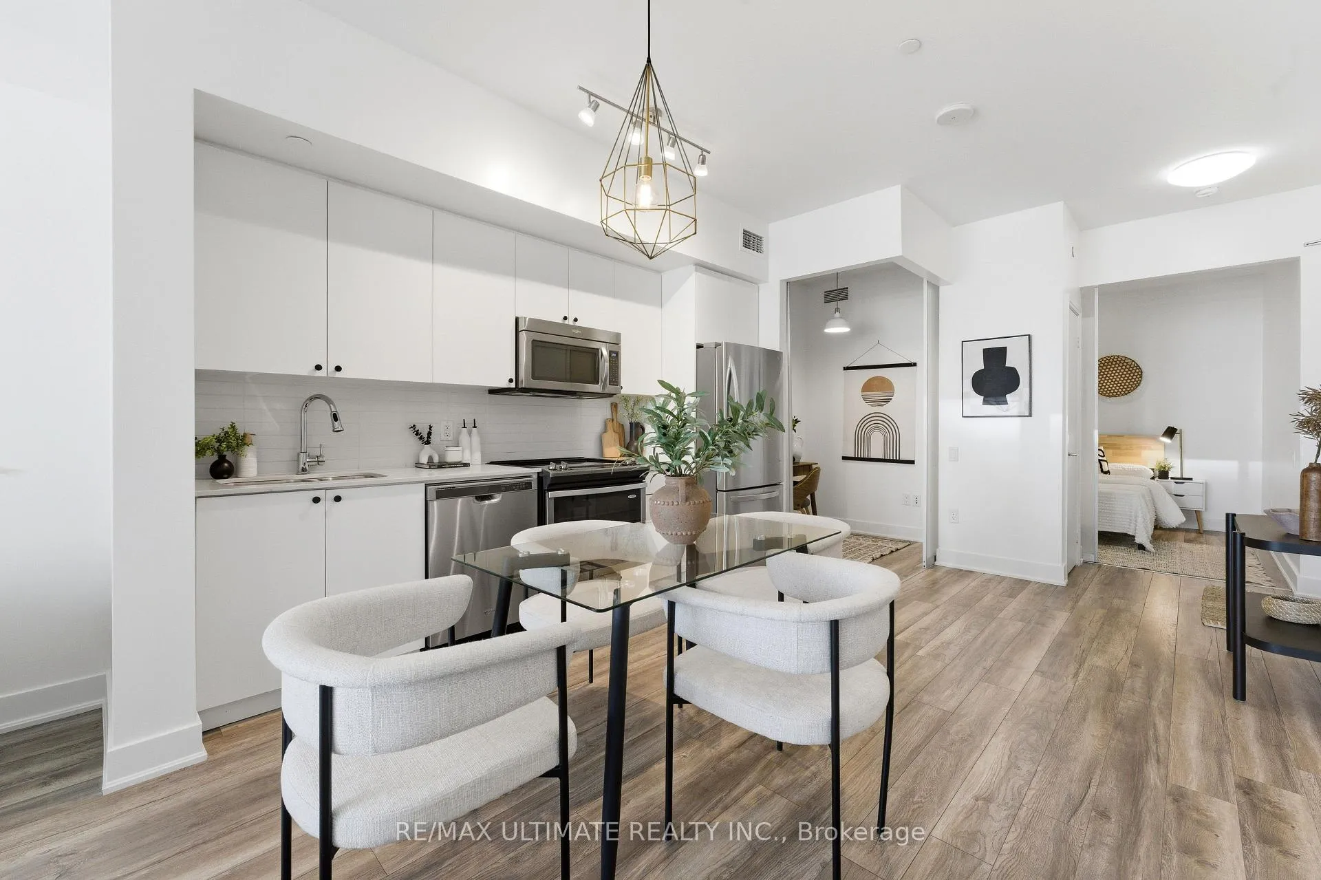 Photo 7 of Unit 618, 30 Roehampton Avenue, Toronto, Mount Pleasant West — HOMEH